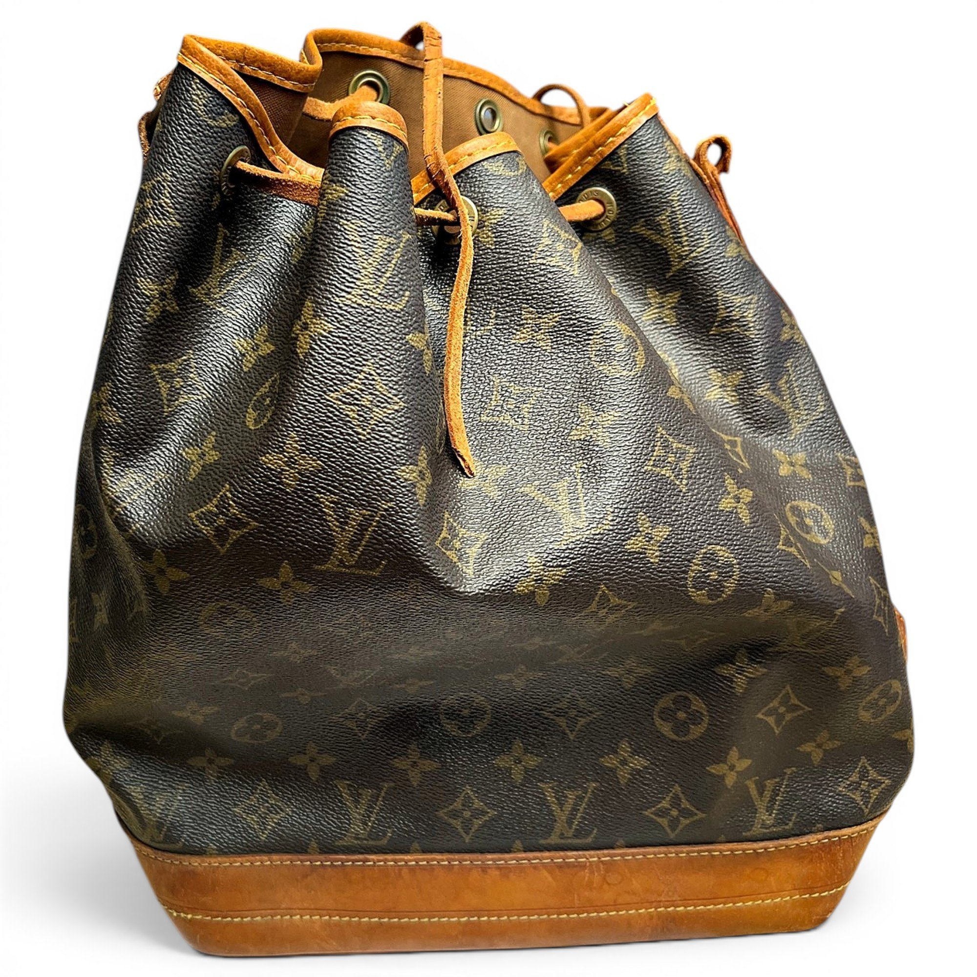 Poche Noé leather handbag