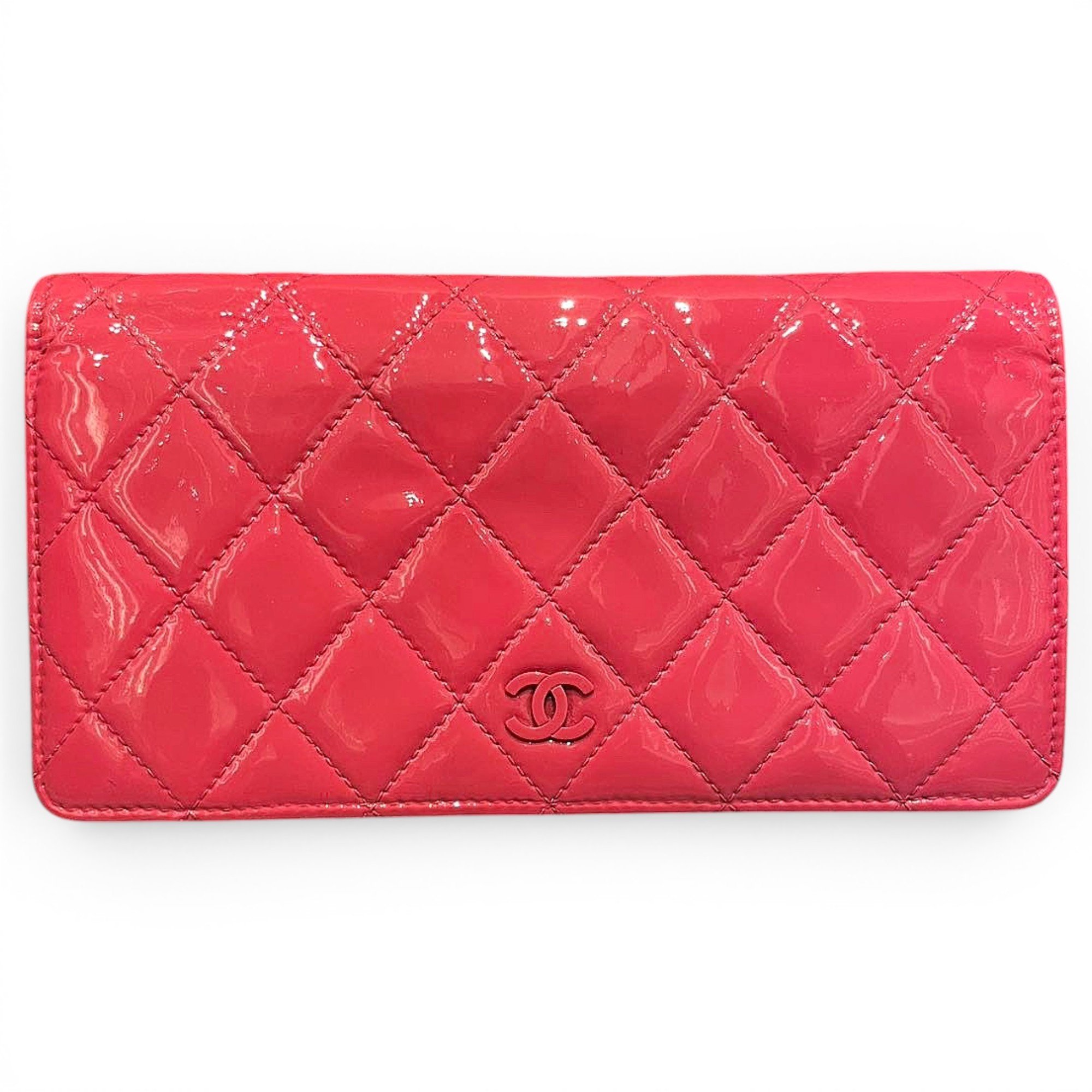 Patent leather clutch bag