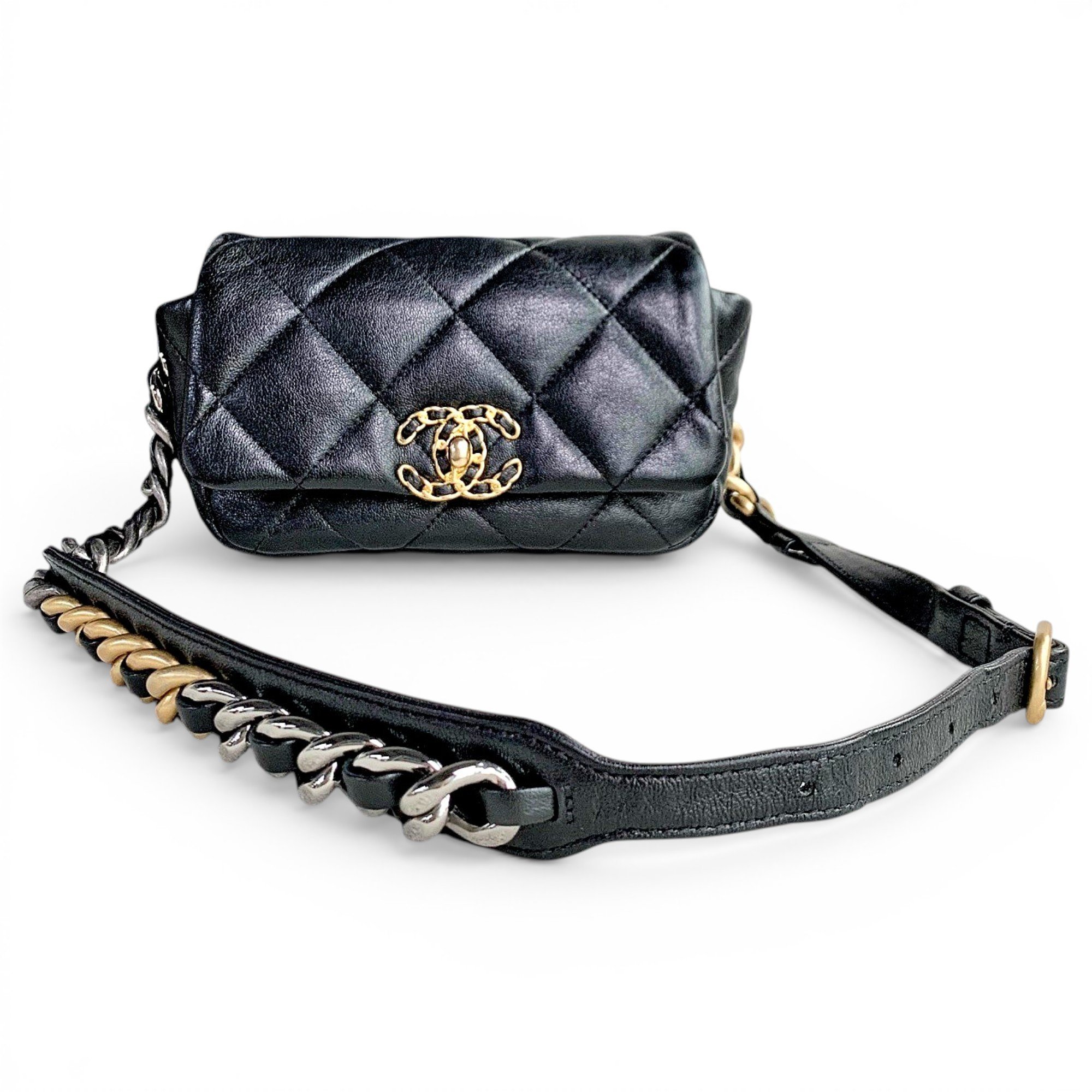 Chanel 19 leather handbag