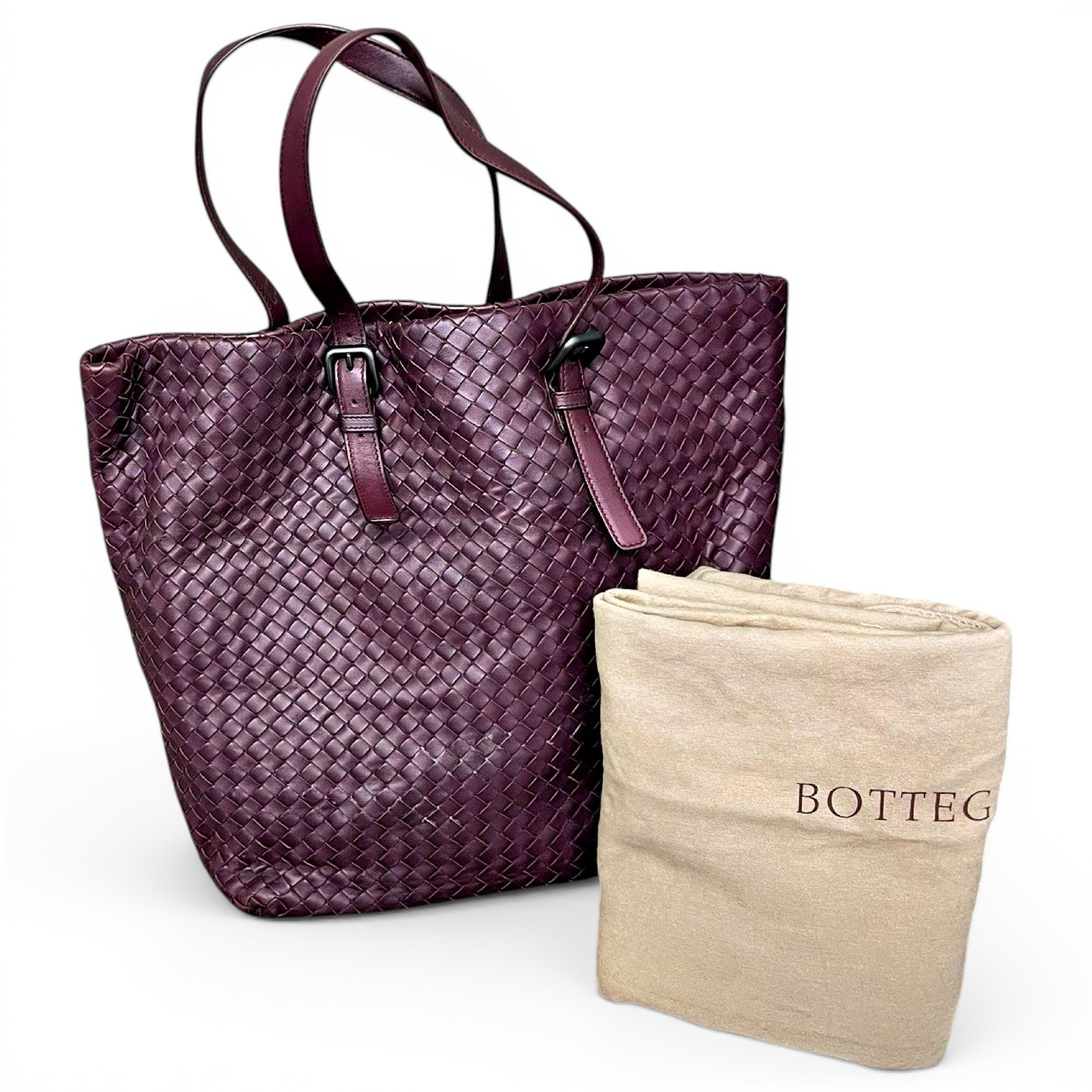 Leather tote
