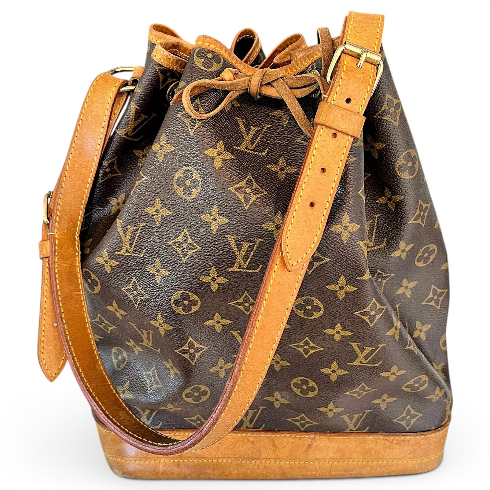 Noé leather crossbody bag