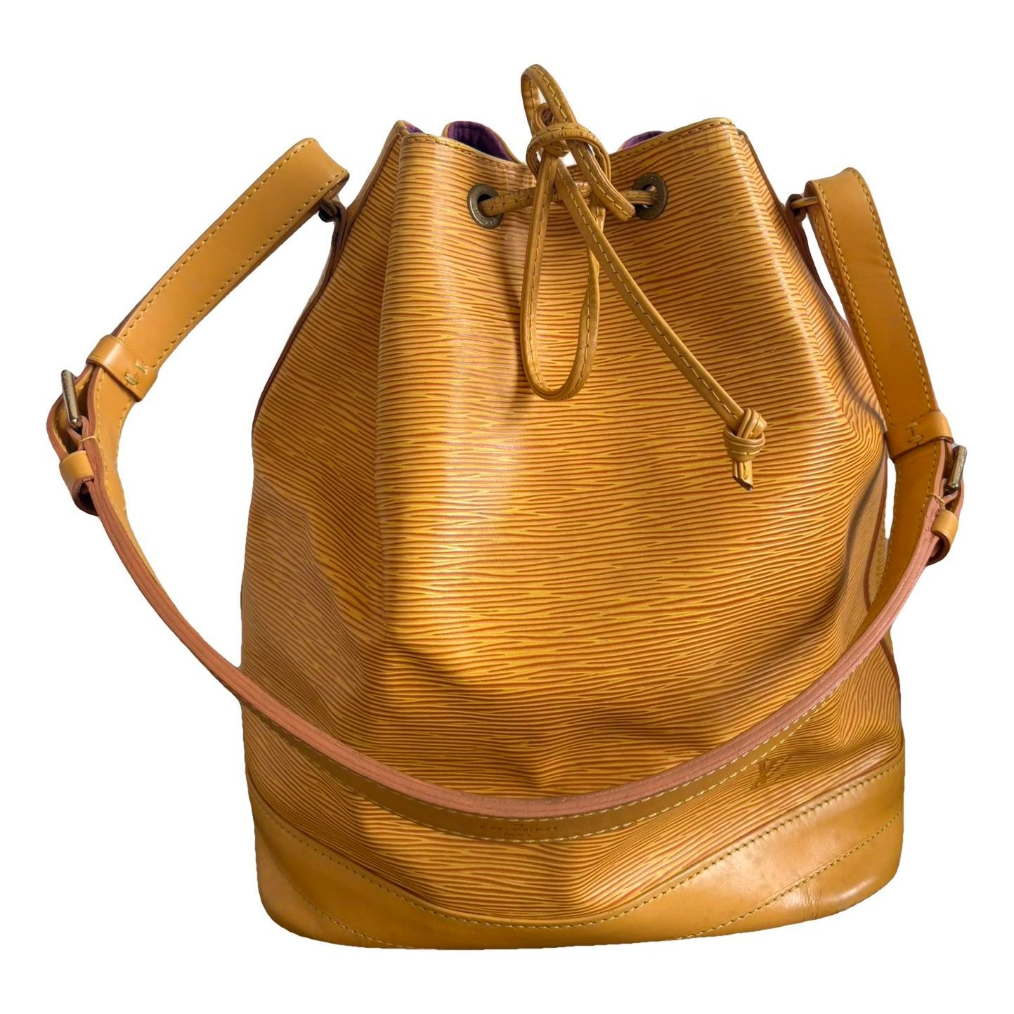 Noé leather handbag