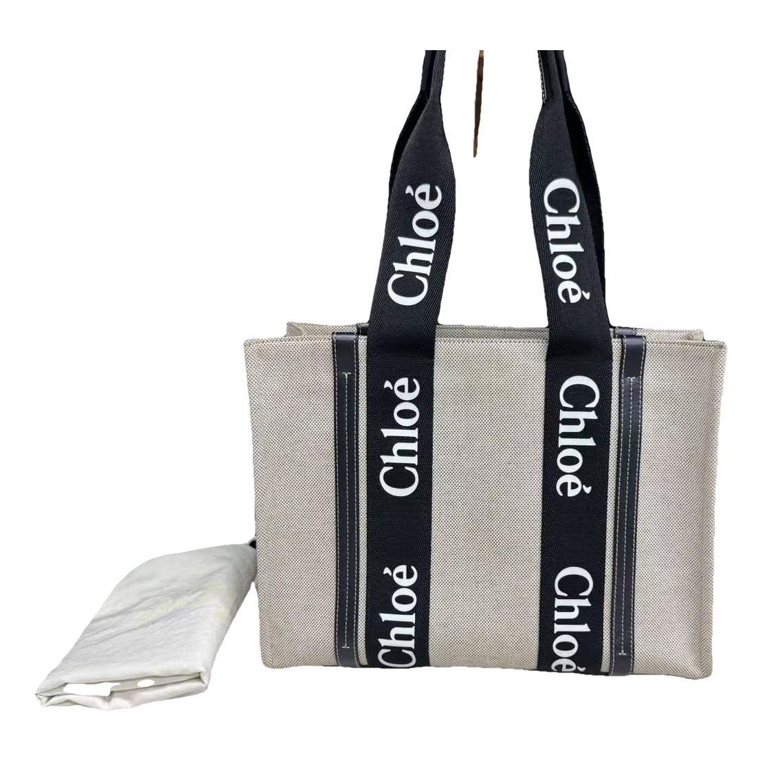 Woody cloth tote
