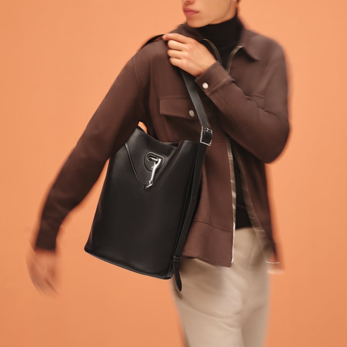 Noir Seau Mousqueton Bag