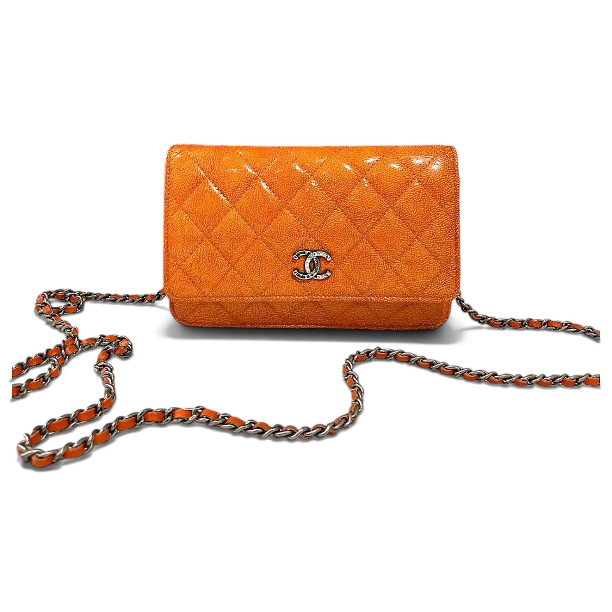 Wallet On Chain Timeless/Classique leather crossbody bag