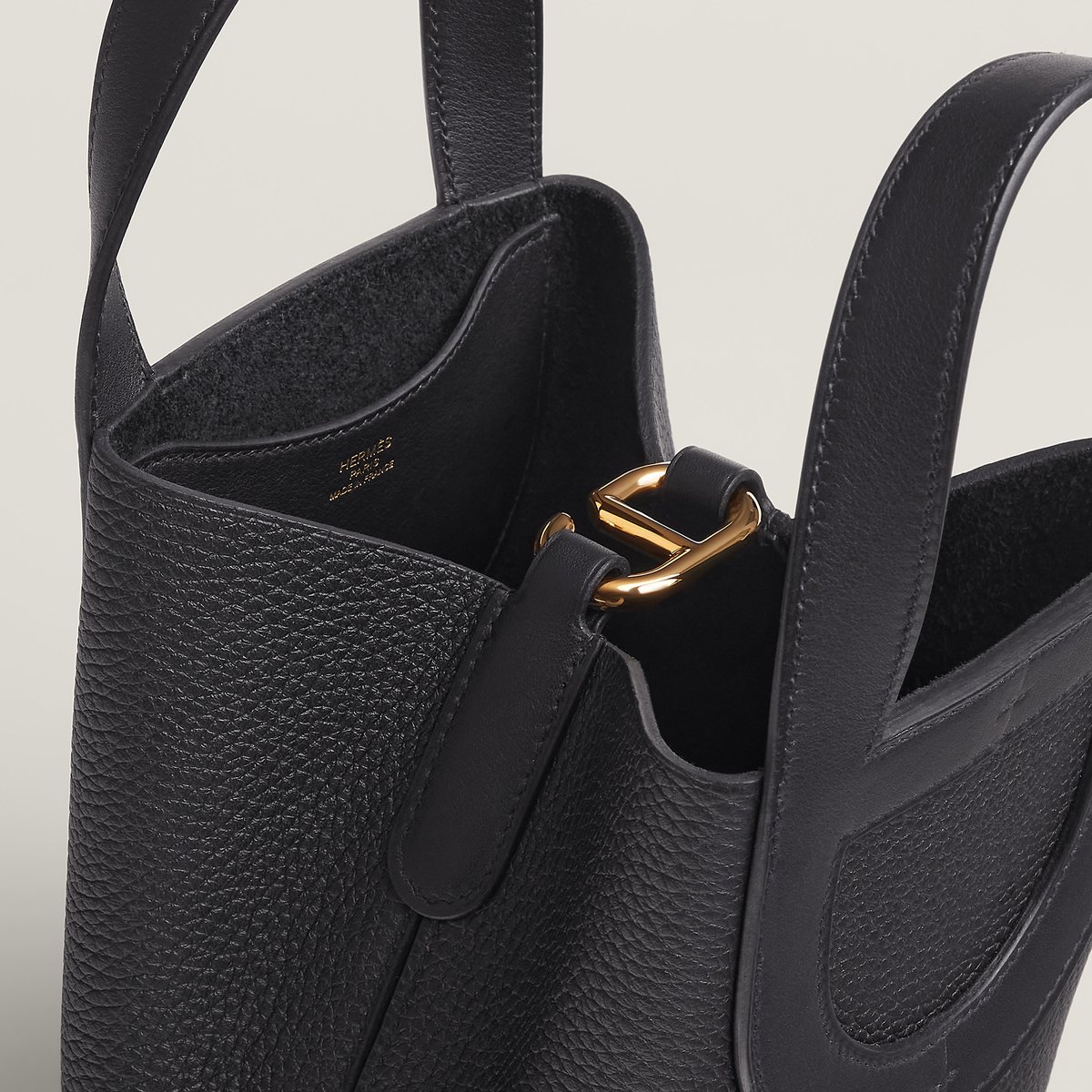 Hermès In-the-Loop 18 백