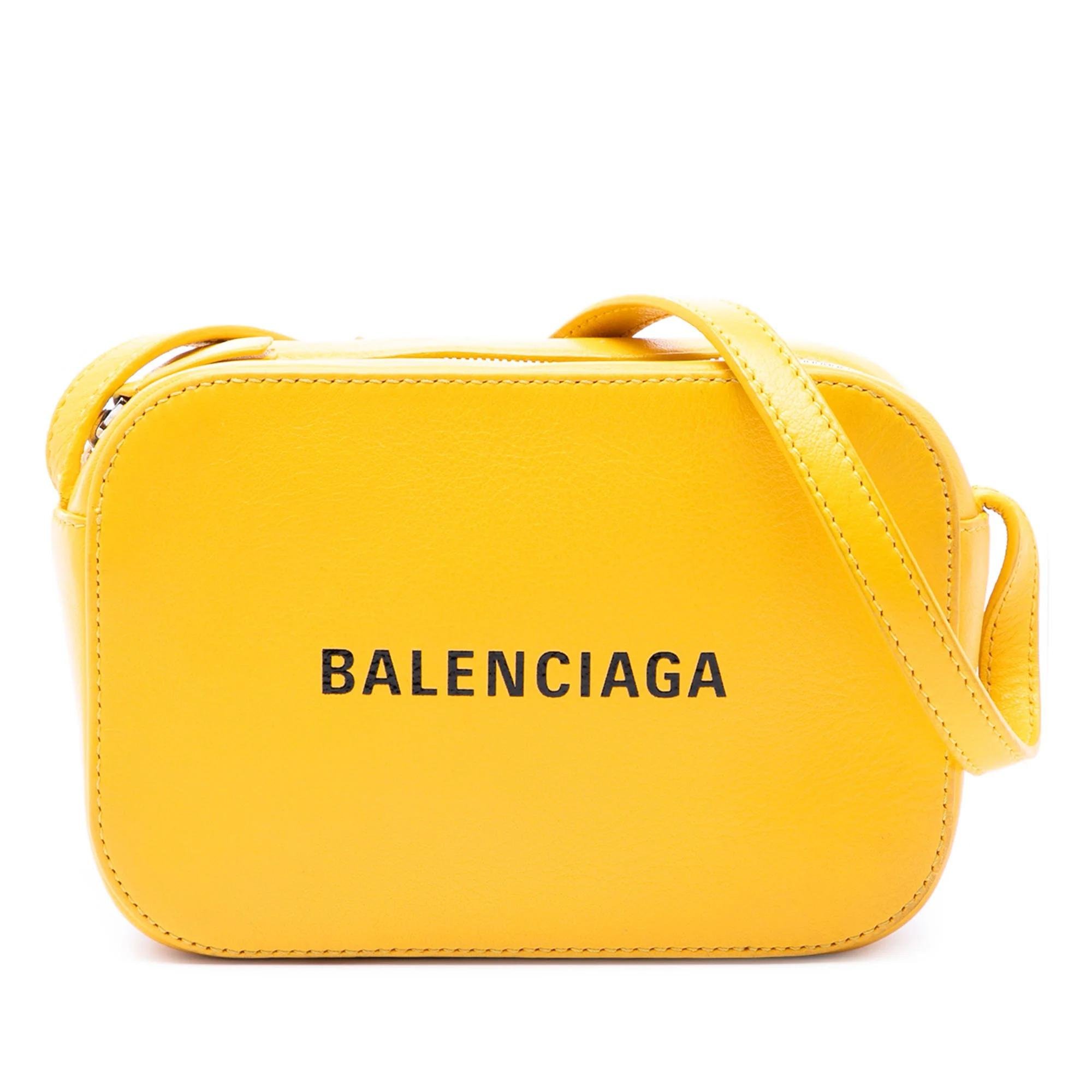 Everyday leather handbag