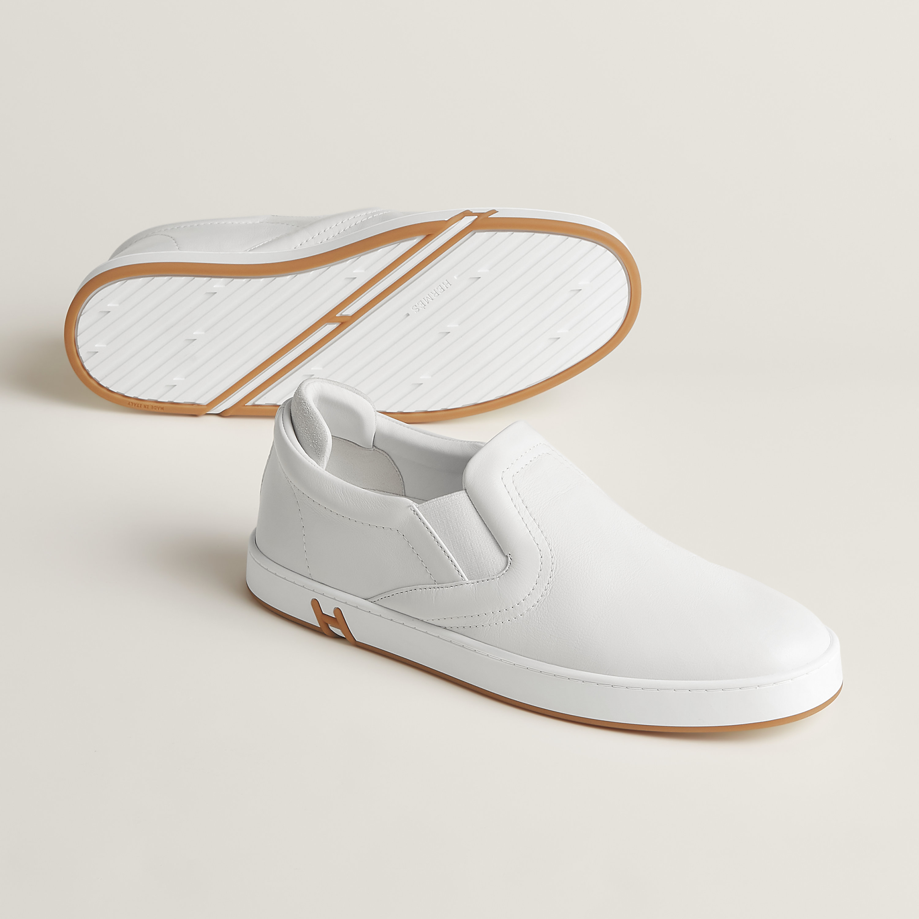 洗練されたフォルム♪【HERMES】スニーカー ラッキー スリッポン スニーカー 《ラッキー》 | Hermès - エルメス-公式サイト