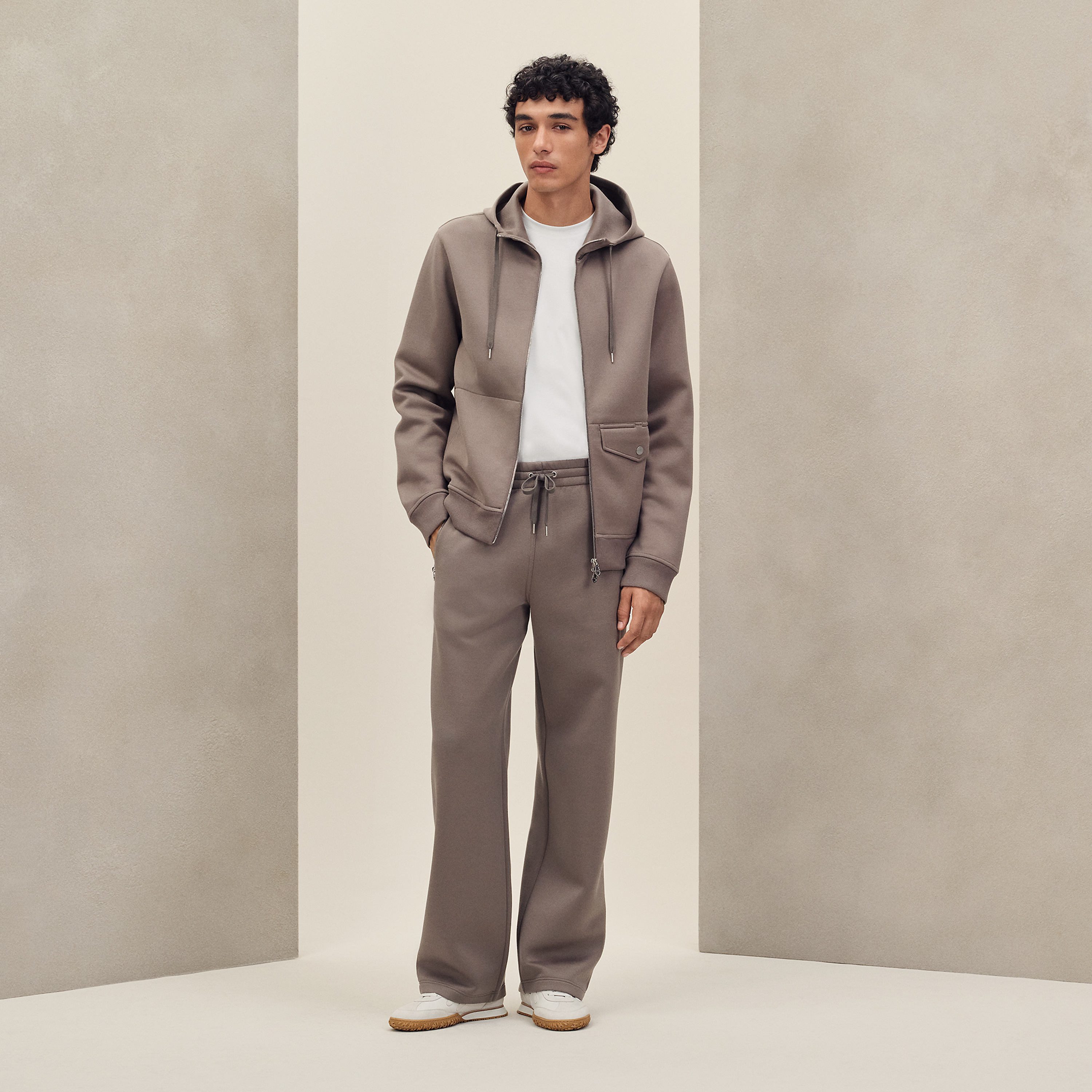 Voyage capsule hooded sweater