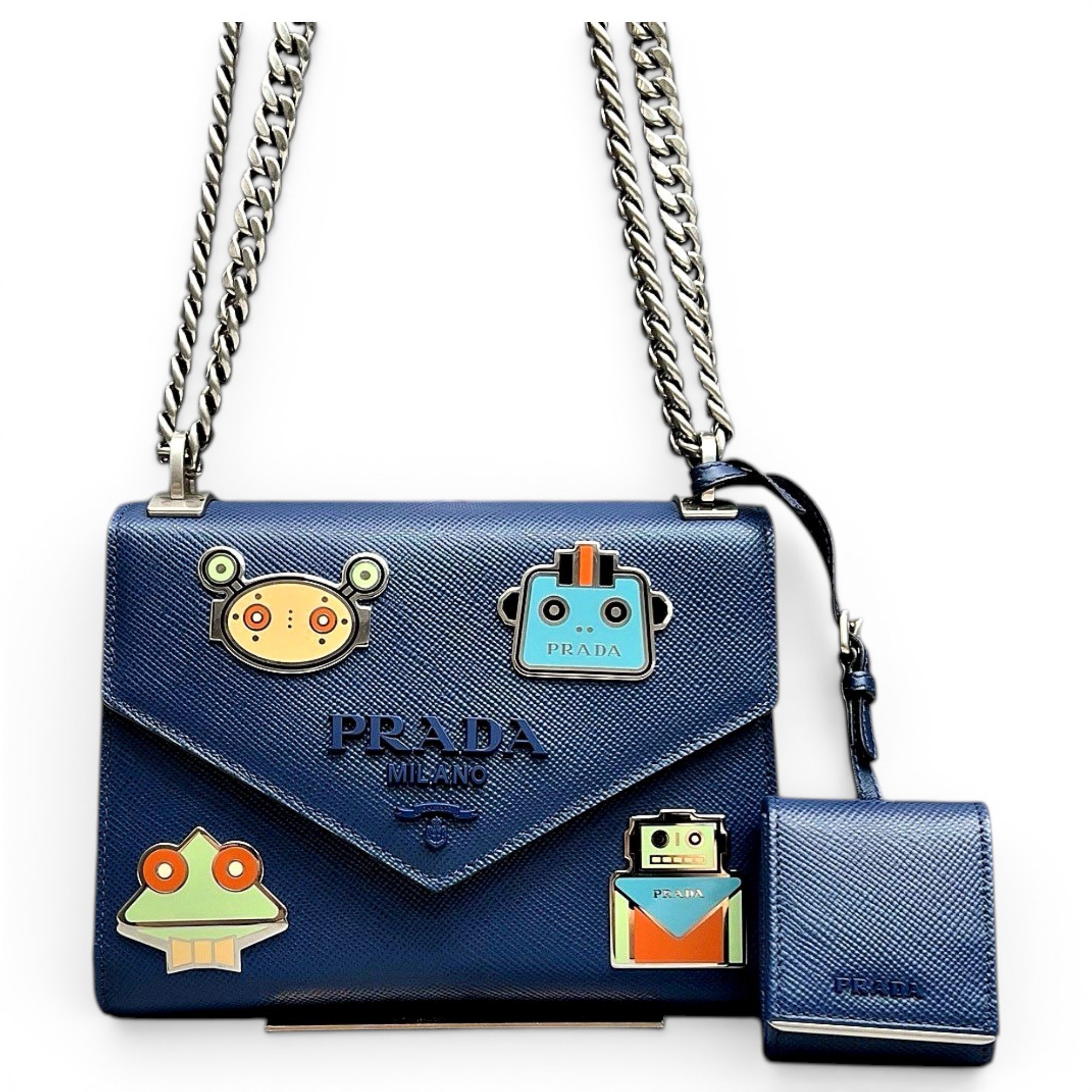 Monochrome leather handbag