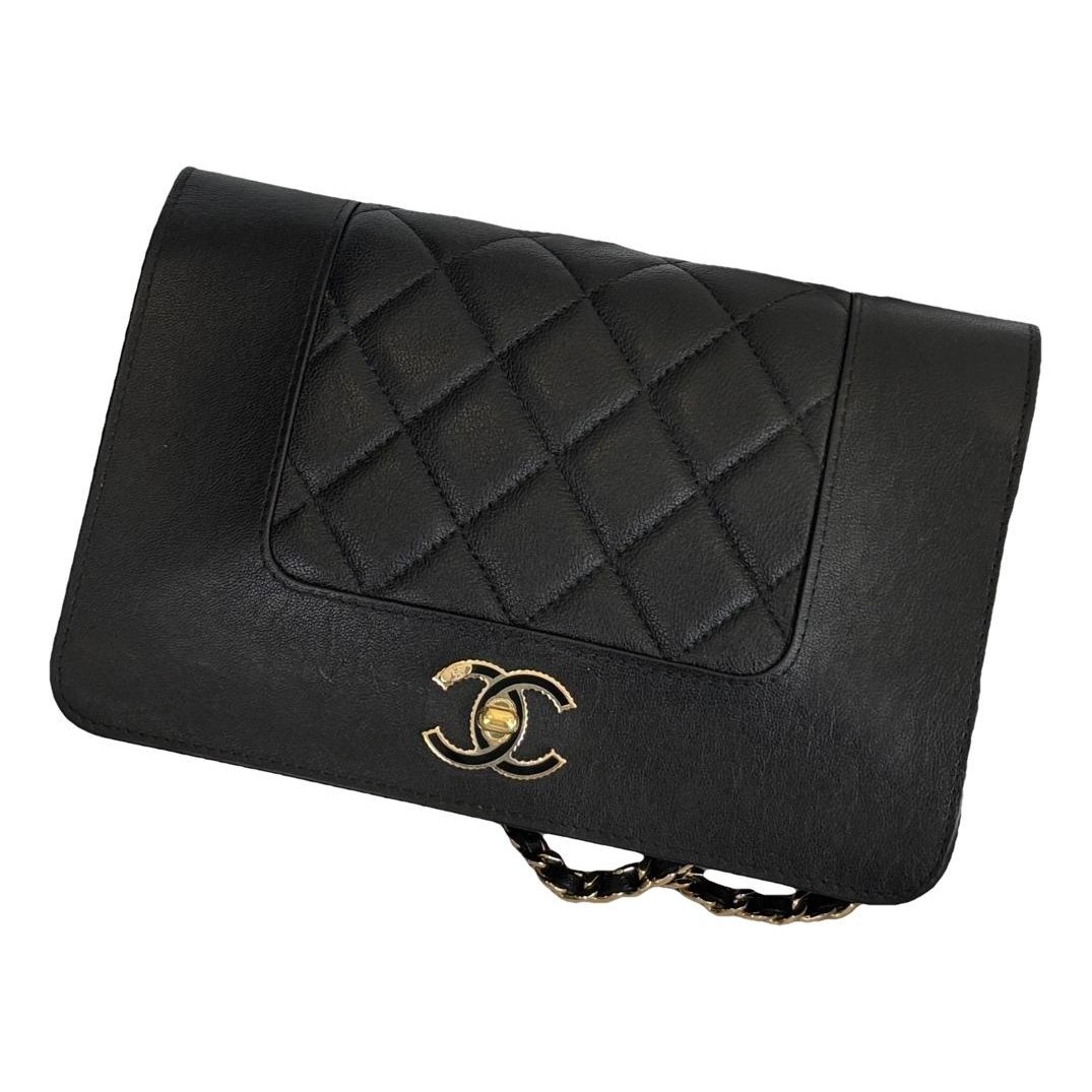 Wallet On Chain leather crossbody bag