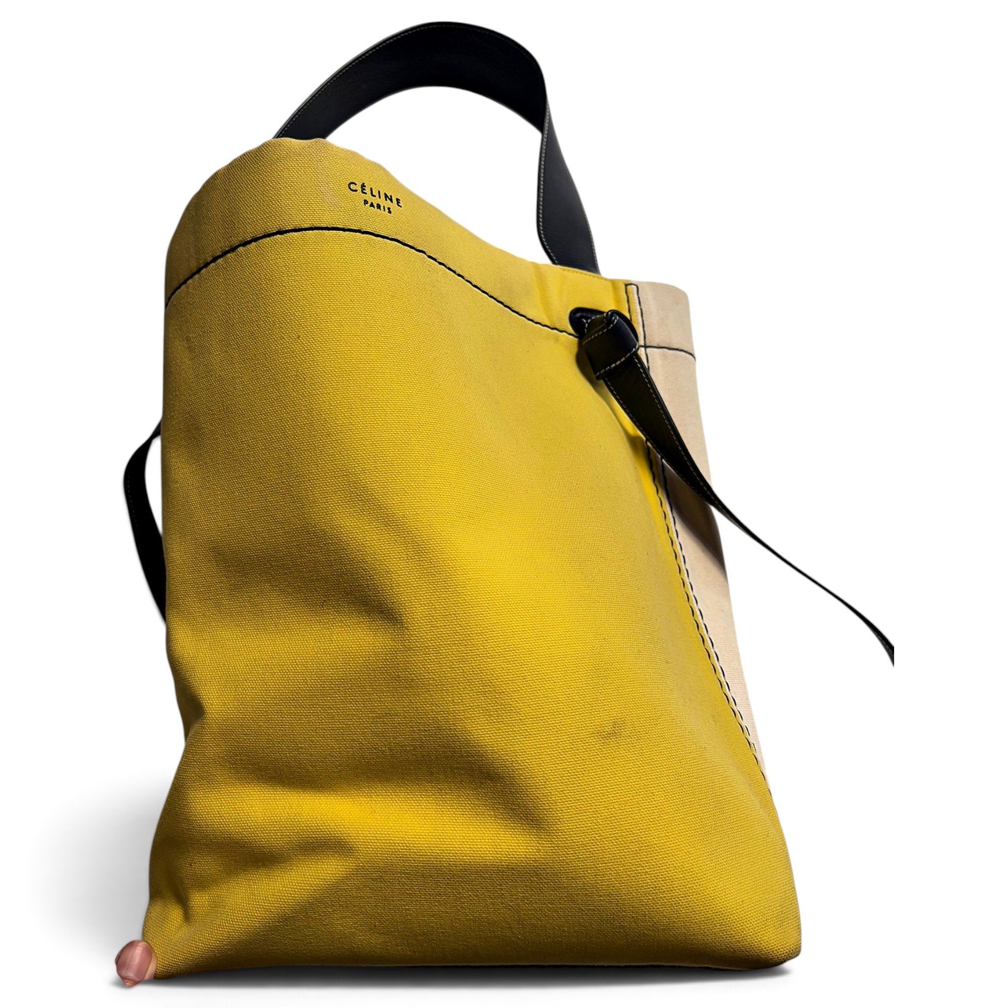 Twisted tote