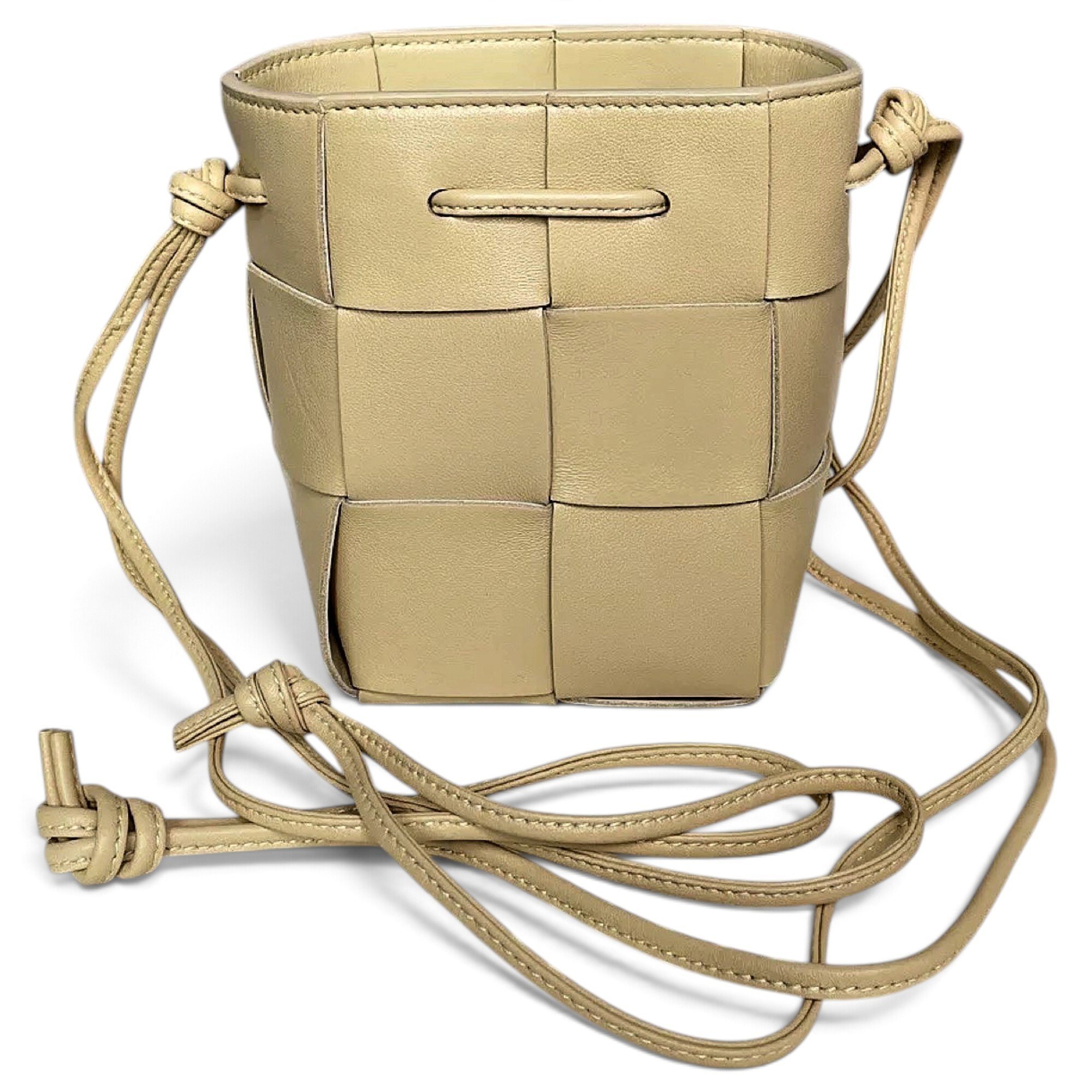 Cassette Bucket leather crossbody bag