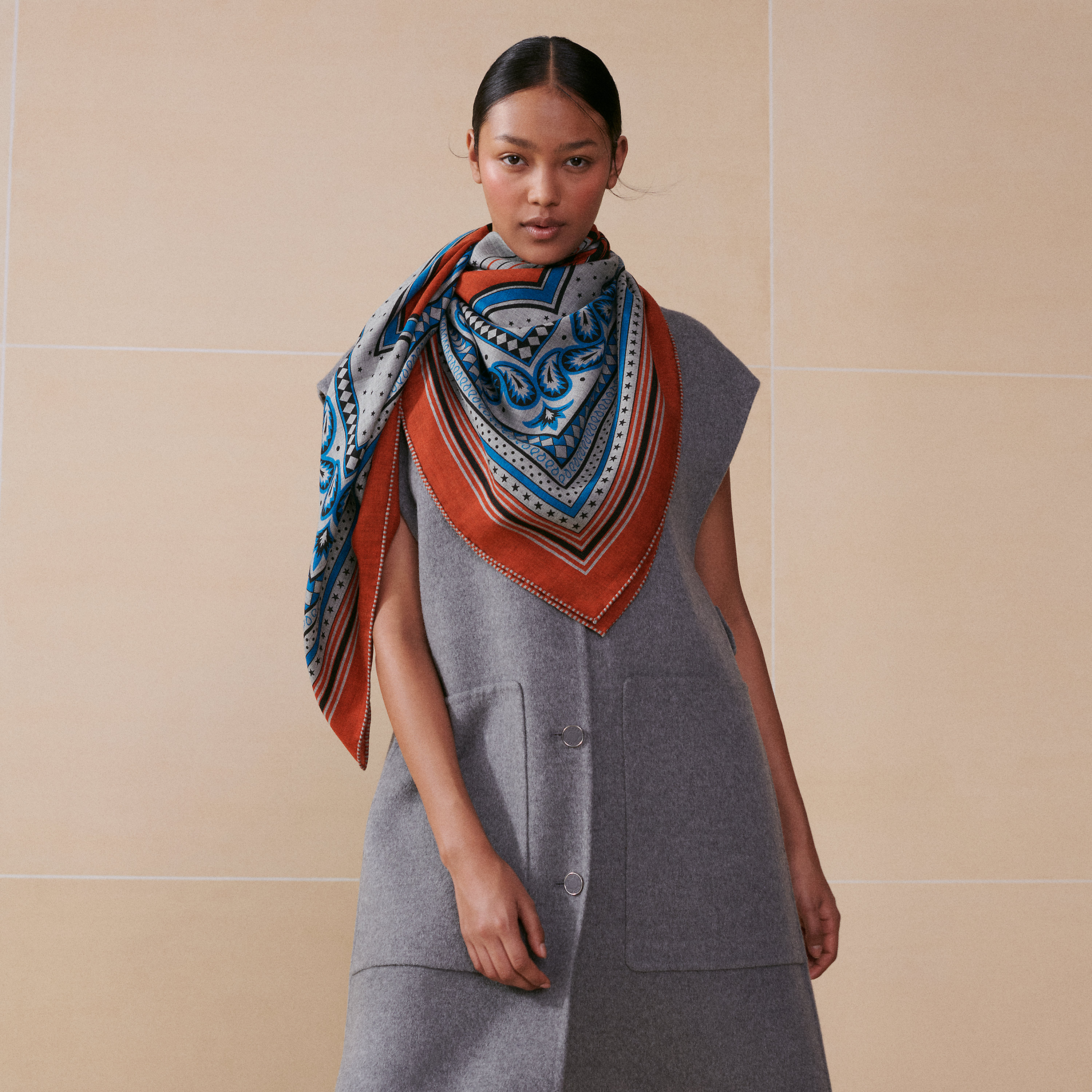Les Roues de Phaeton Bandana shawl 140