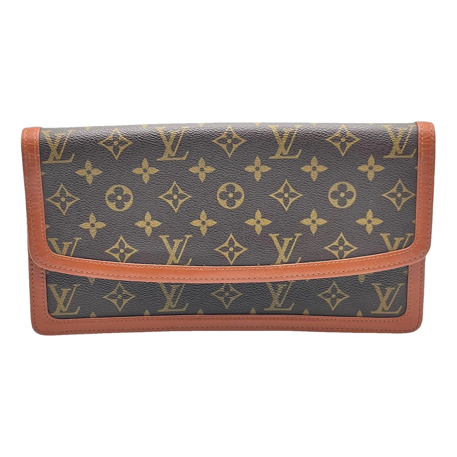 Leather clutch bag