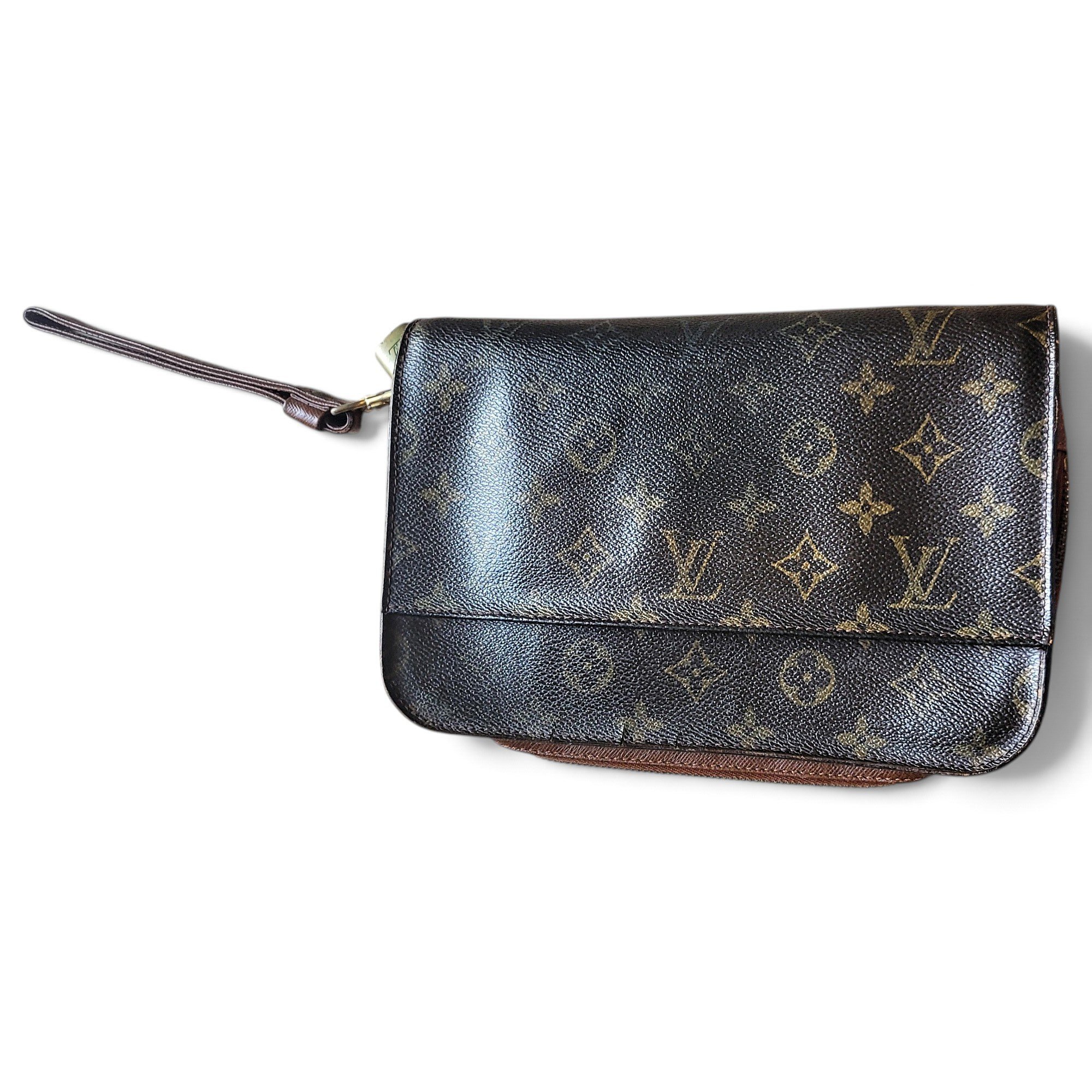 Leather clutch bag