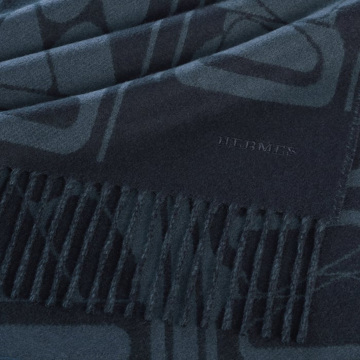 Clic, c'Est Noue Scarf