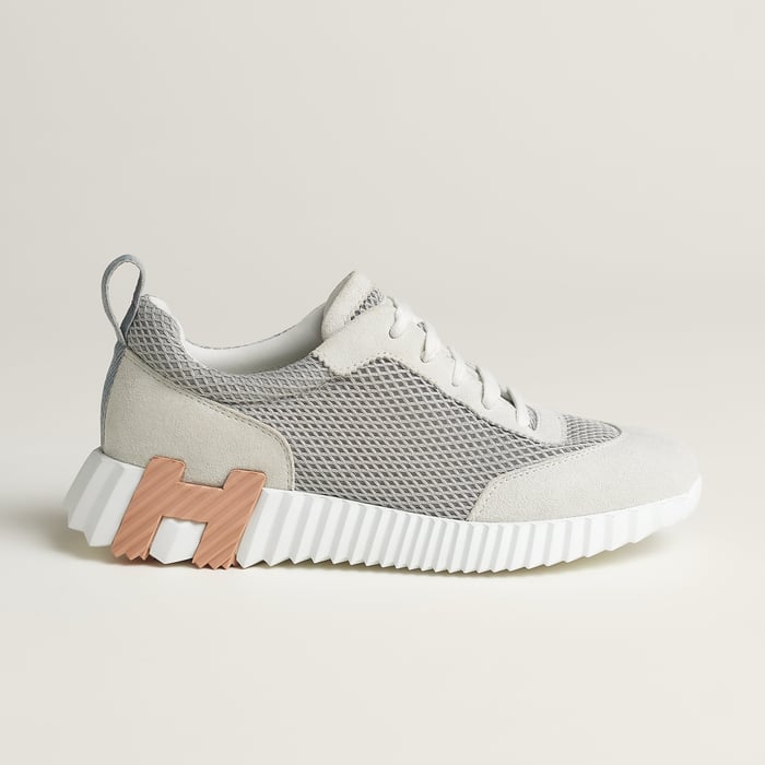 Bouncing Sneaker