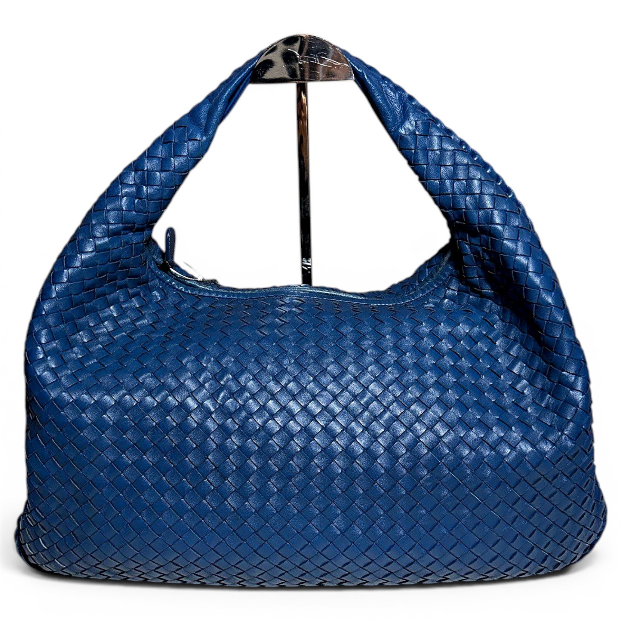 Veneta leather handbag