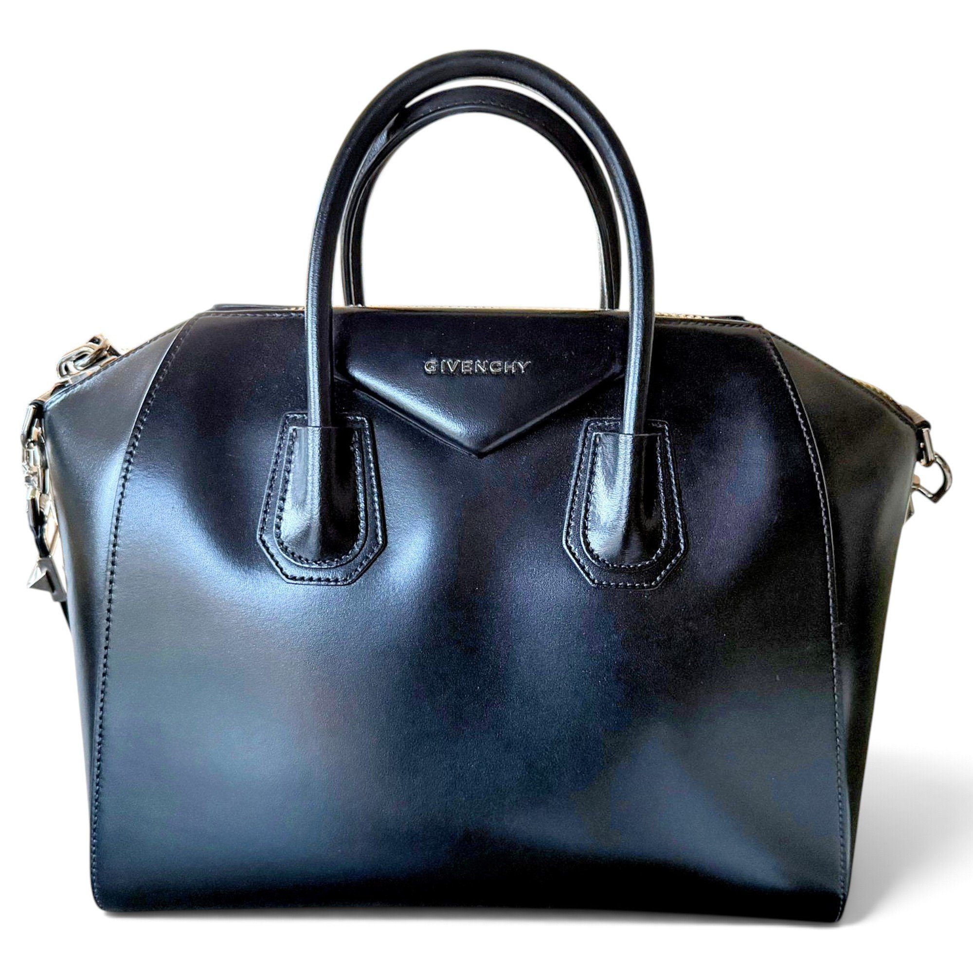 Antigona leather handbag