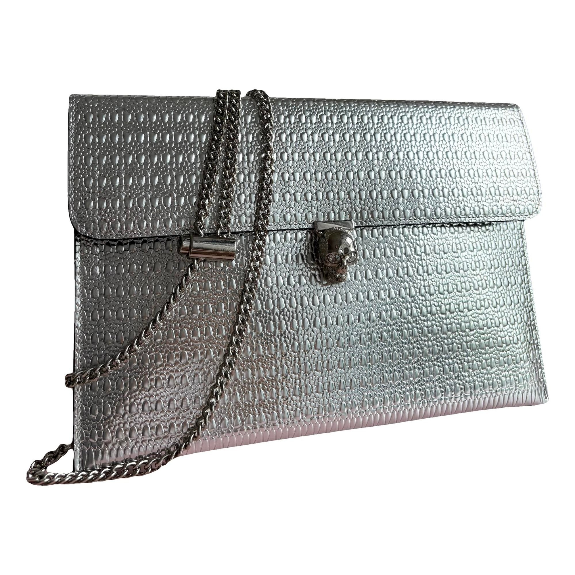 Knuckle leather bag