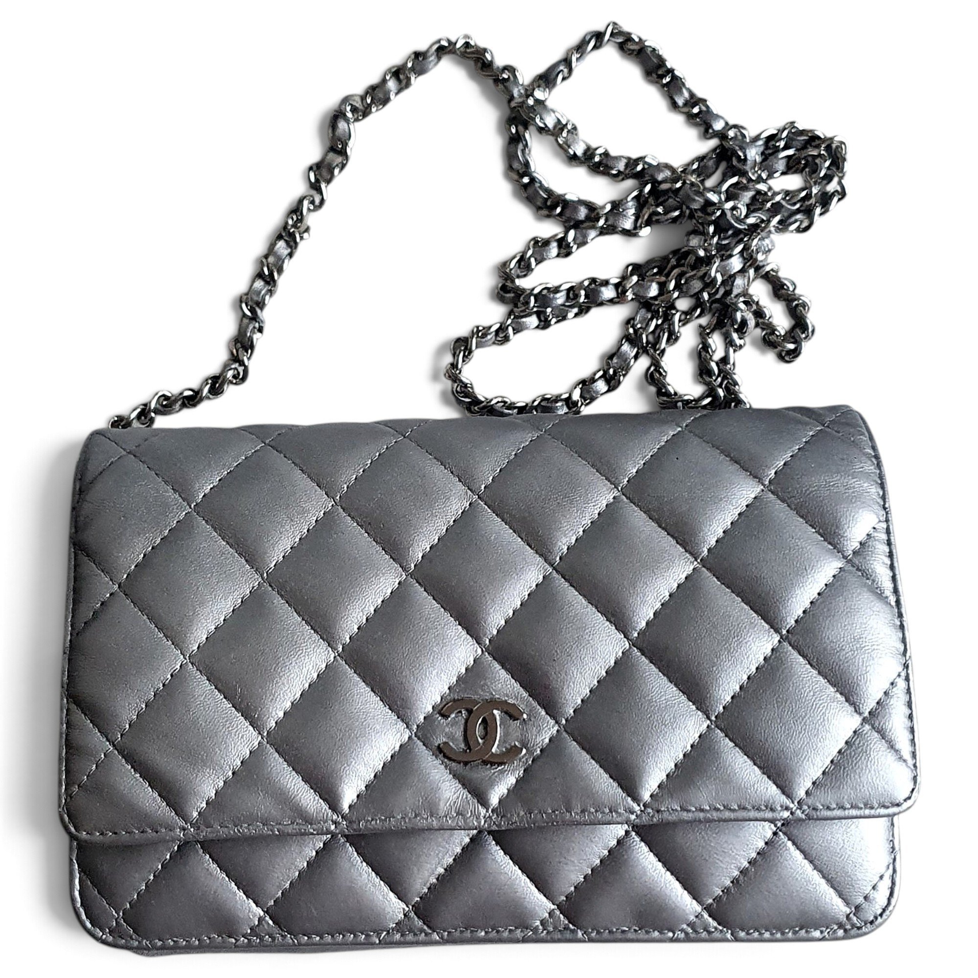 Wallet On Chain leather crossbody bag