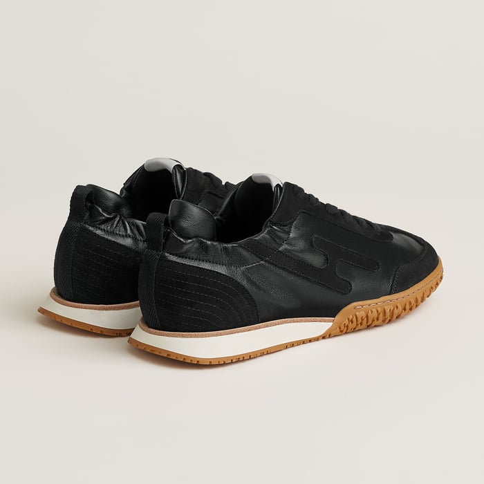 Noir Jet Sneaker