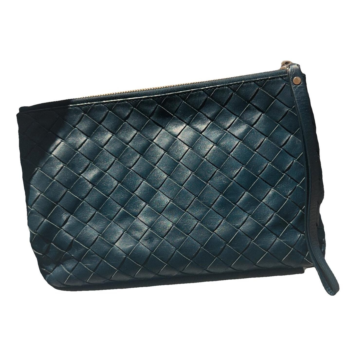 Veneta leather handbag