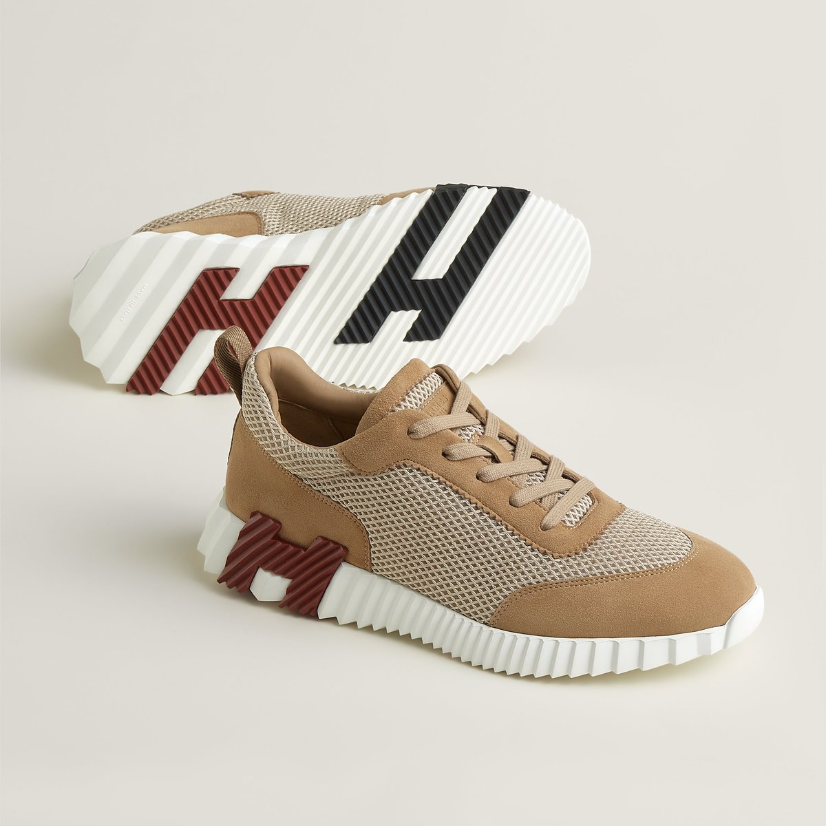 Bouncing sneaker