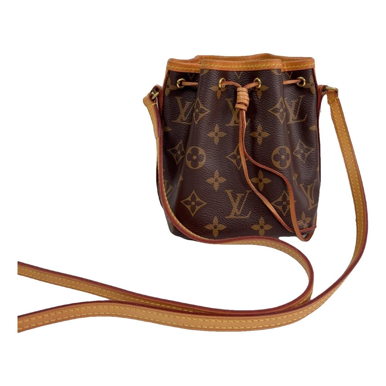 Nano Noé leather handbag