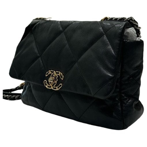 Chanel 19 leather handbag