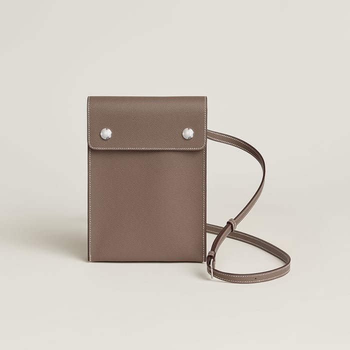 Étoupe Hermèsnap Vertical to Go Pouch