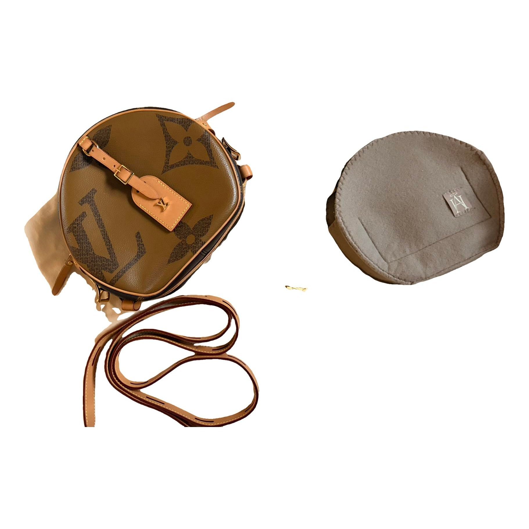 Louis Vuitton Boîte chapeau souple leather crossbody bag