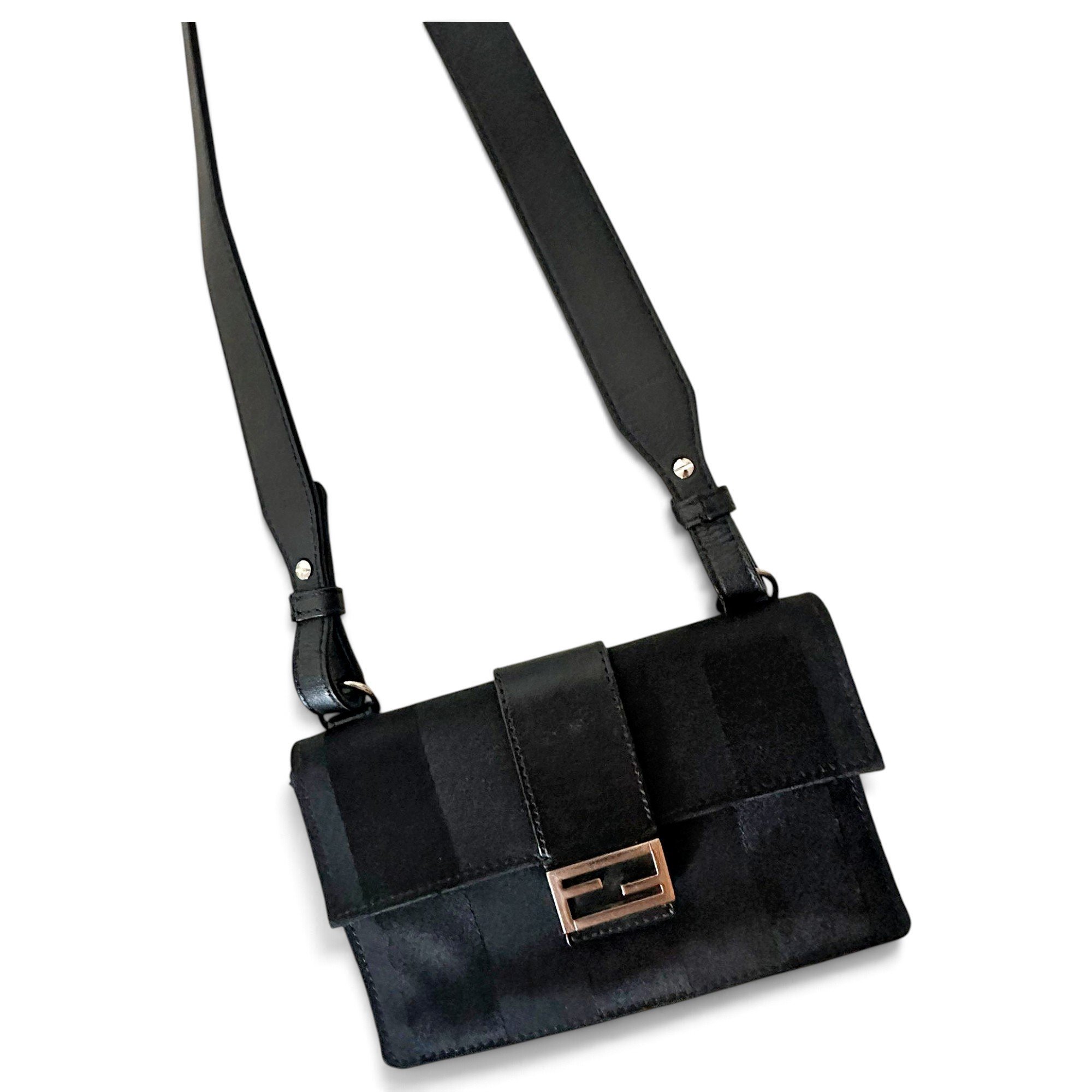 Baguette cloth clutch bag