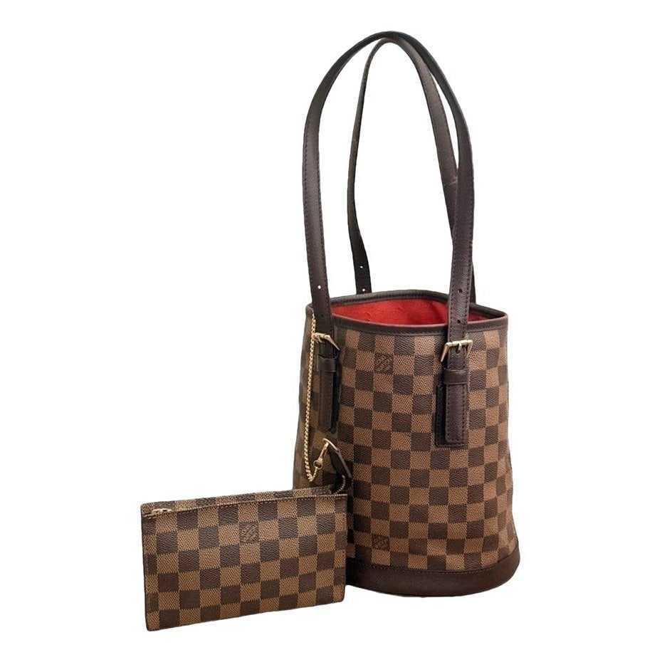 Bucket leather tote