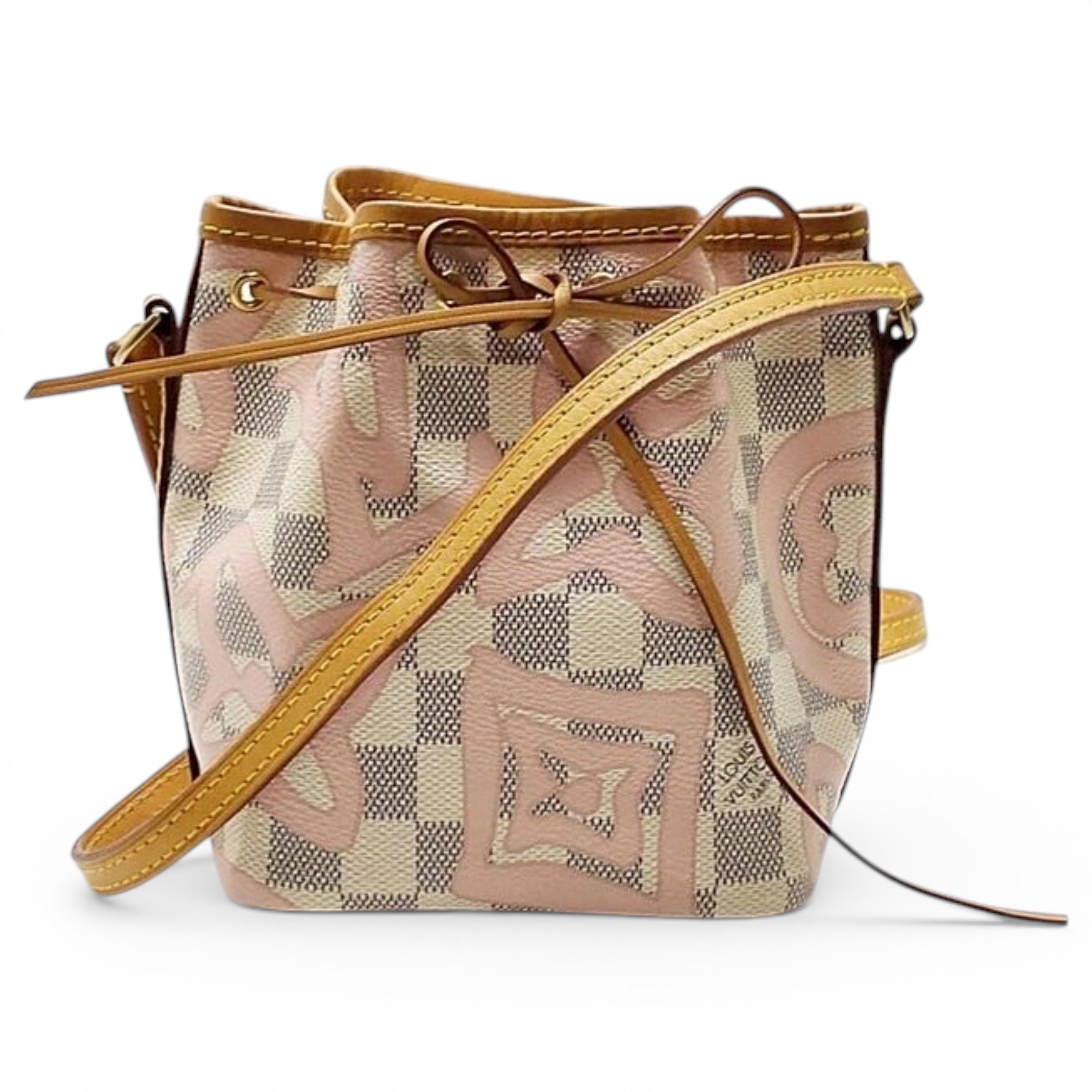 Nano Noé leather handbag