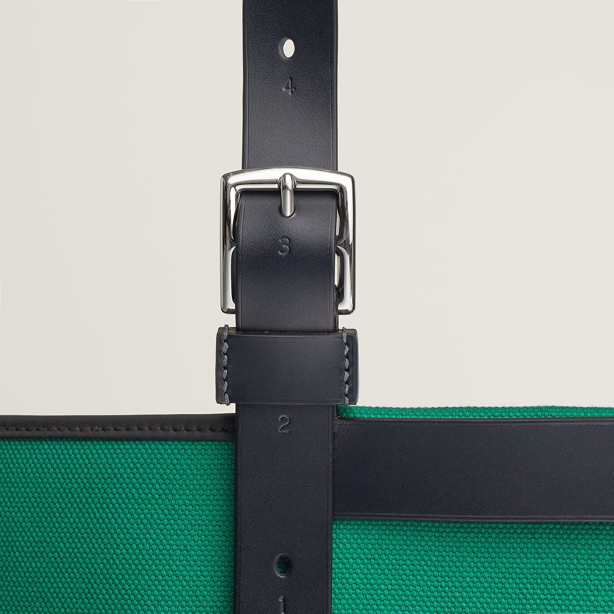 バッグ 《エトリヴィエール・ポケット》 27