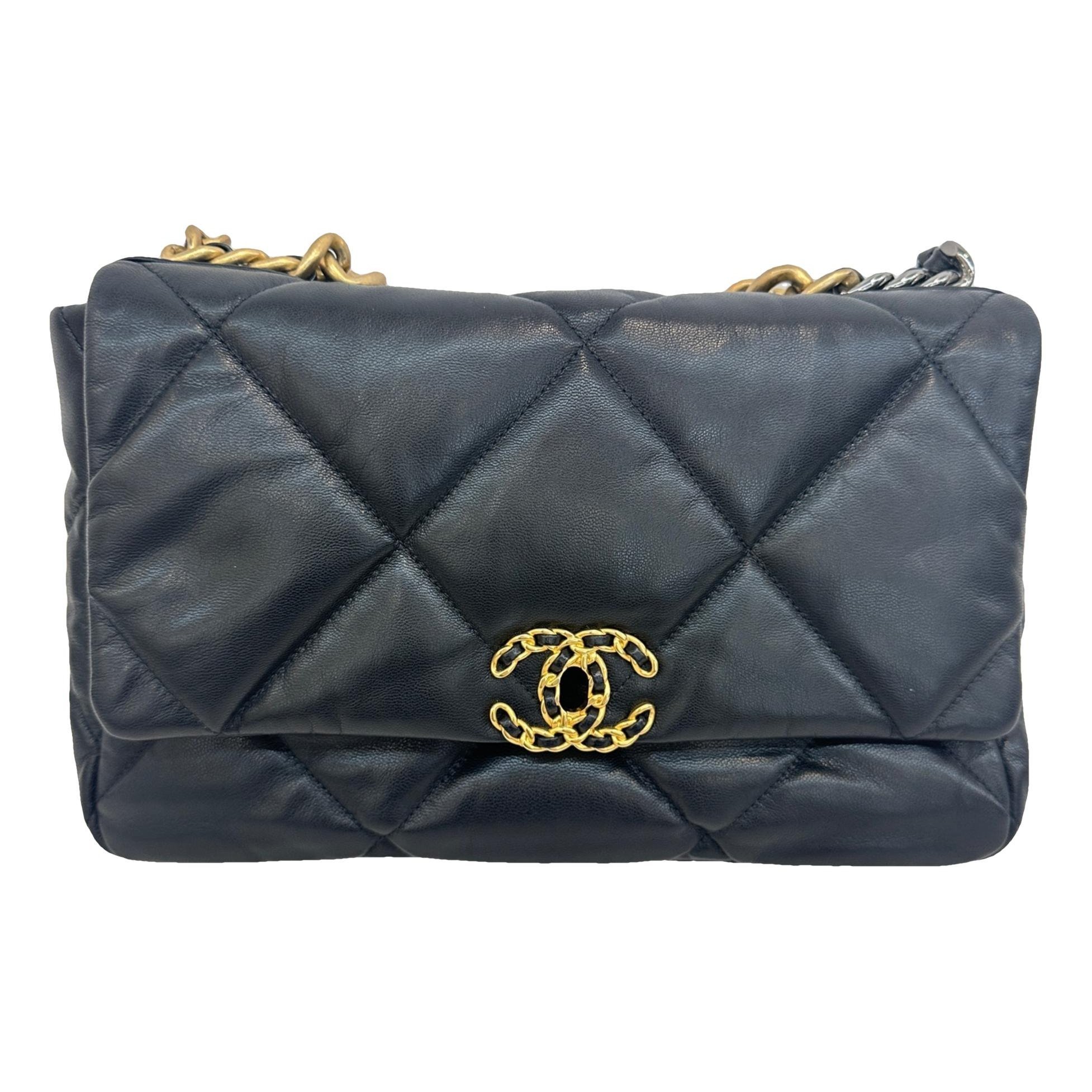 Chanel 19 leather handbag
