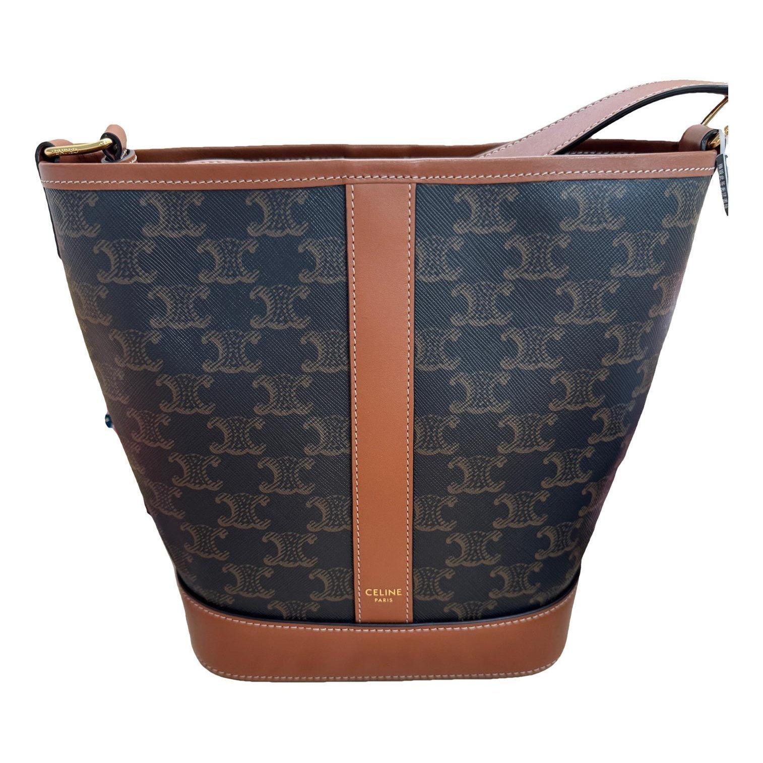 Clasp Bucket leather crossbody bag
