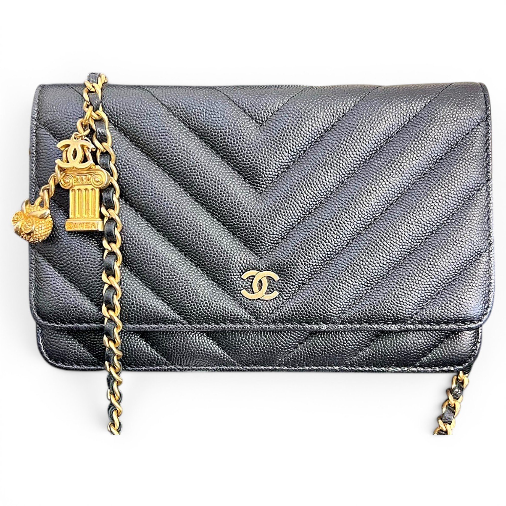 Wallet On Chain Timeless/Classique leather crossbody bag