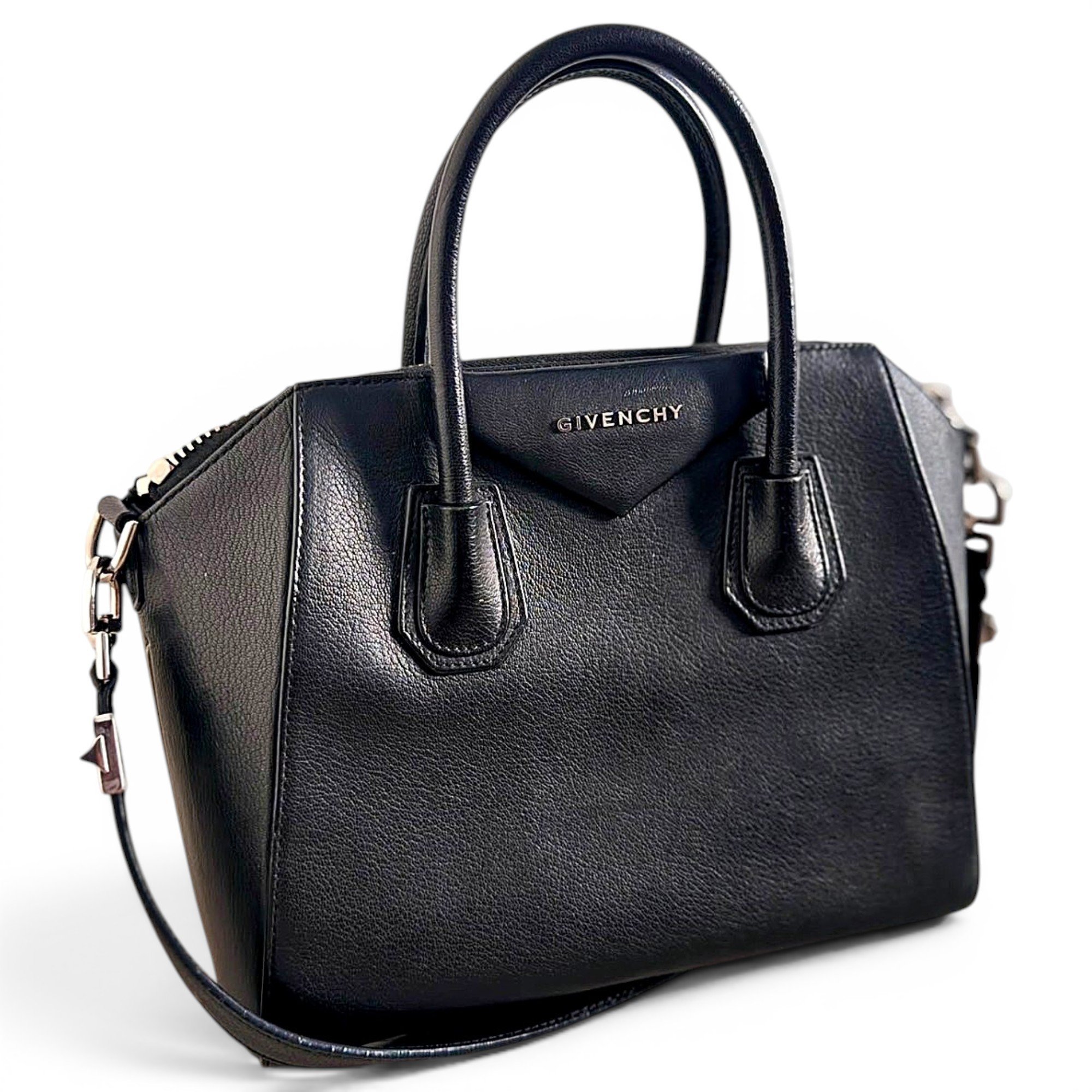 Antigona leather handbag