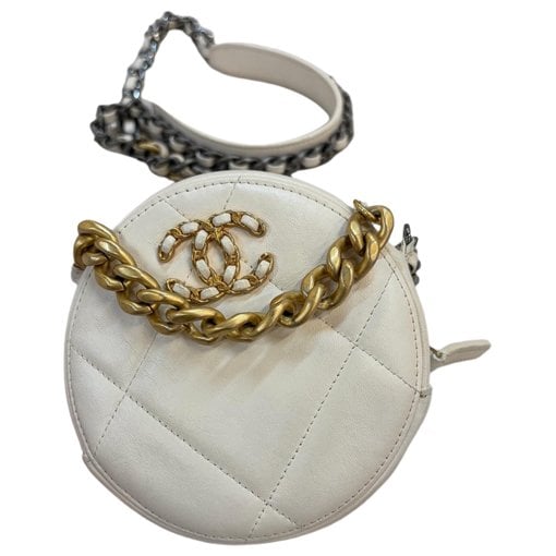 Chanel 19 leather handbag