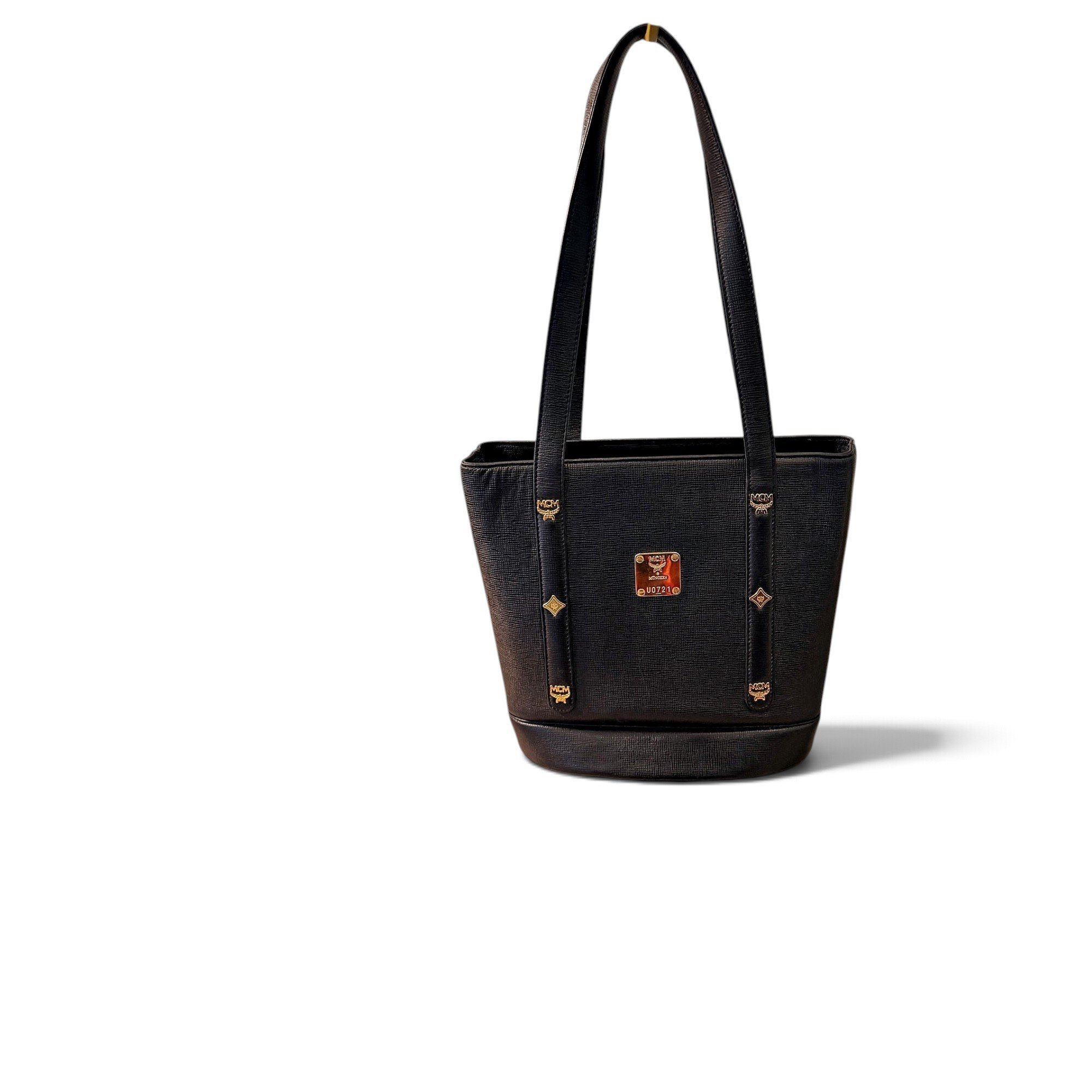 Anya leather tote