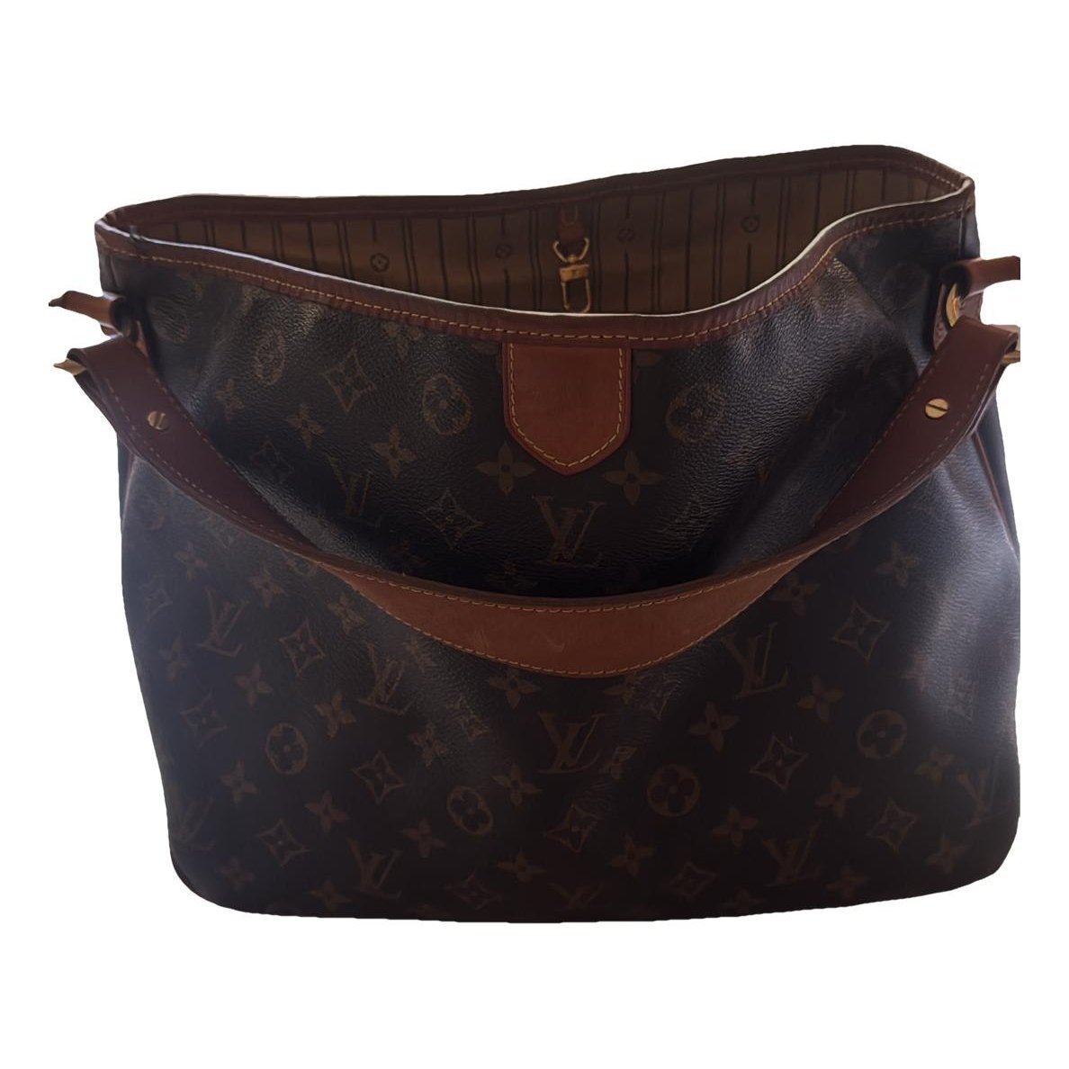 Delightful leather handbag