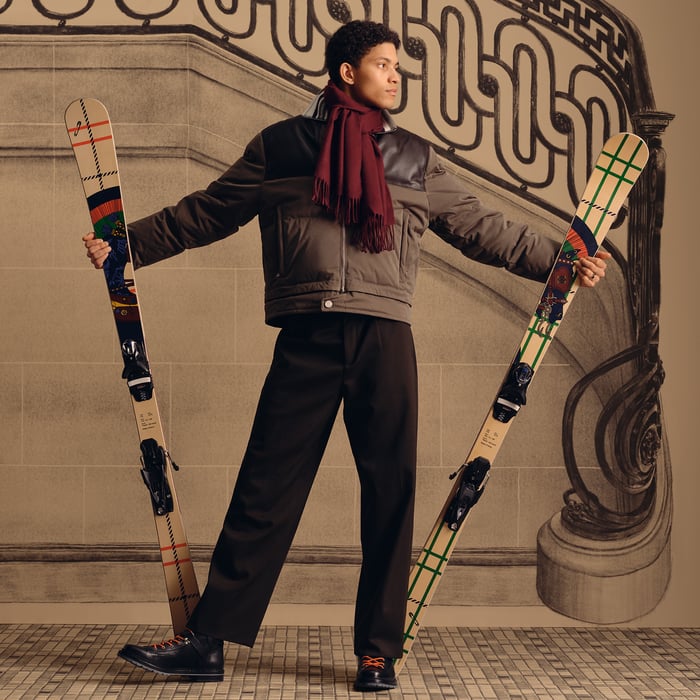 Bordeaux Unie Brodee Muffler
