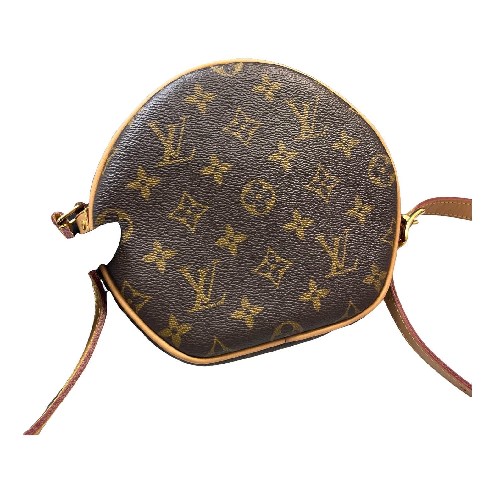 Boîte chapeau souple leather handbag