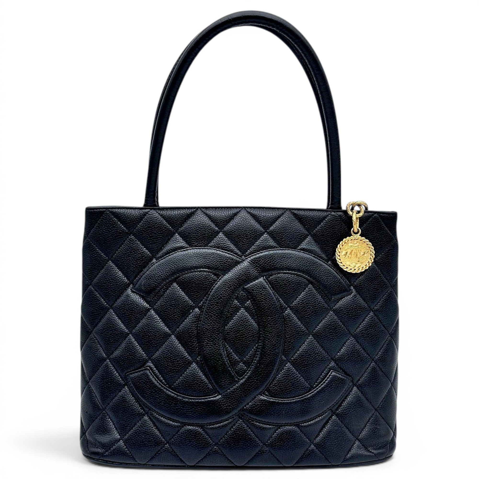 Médaillon leather tote
