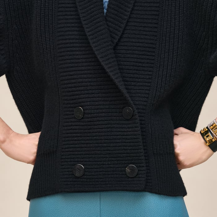Noir Cashmere Buttoned Jacket
