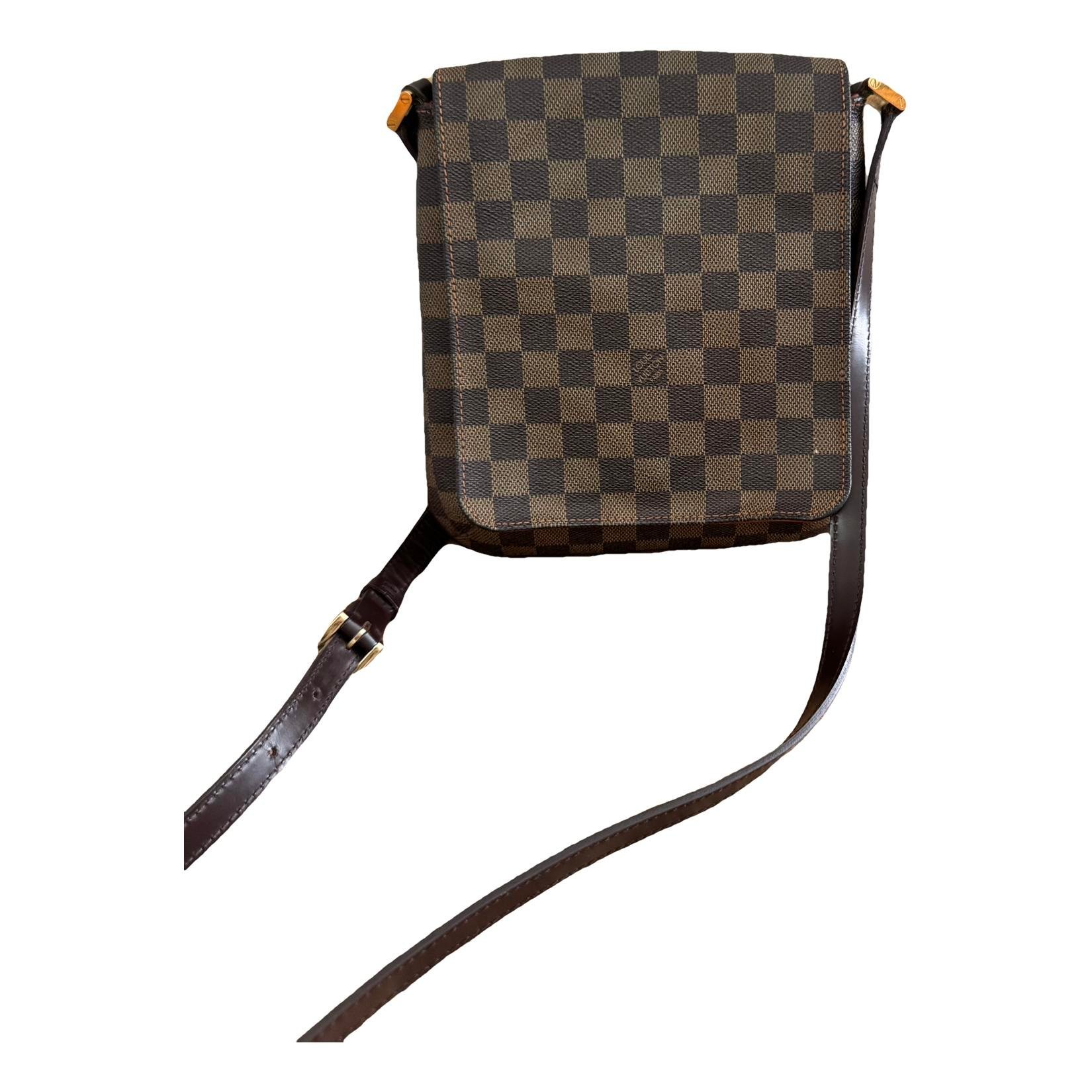Musette leather crossbody bag