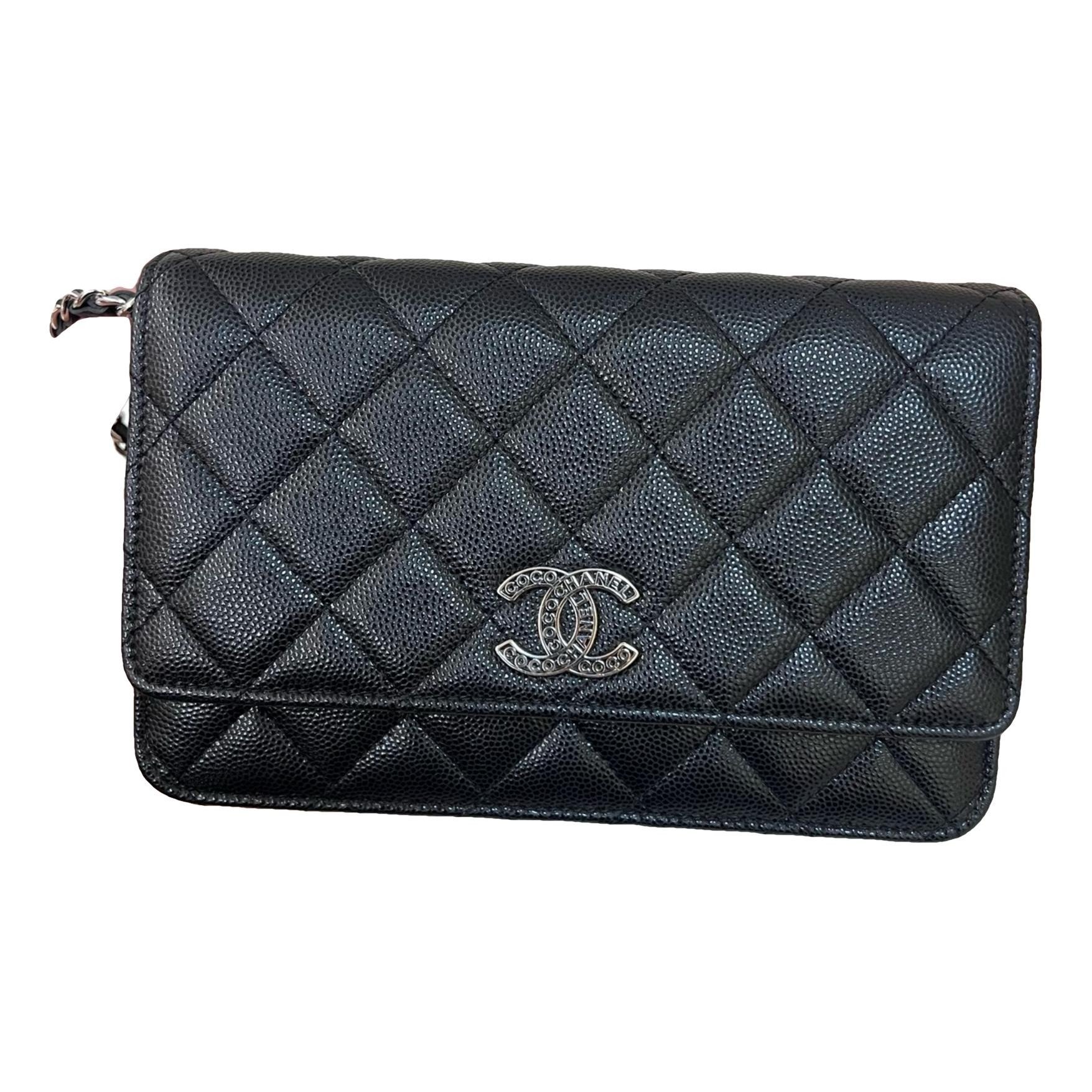 Wallet On Chain Timeless/Classique leather crossbody bag